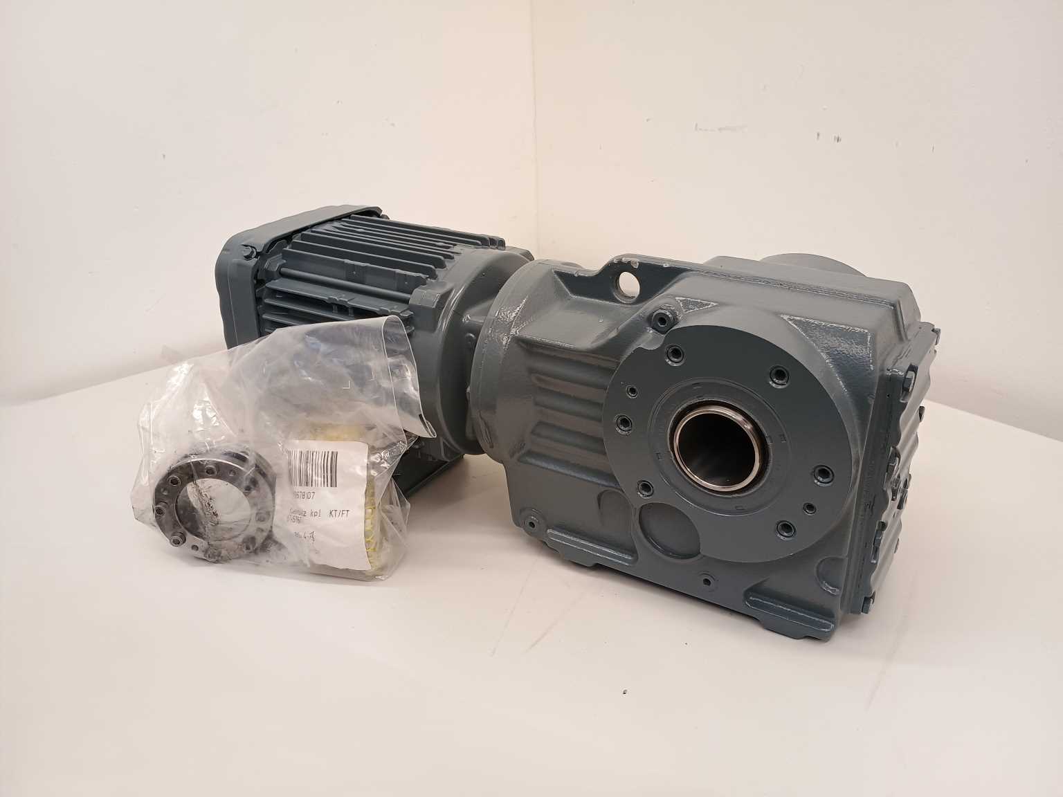 SEW-EURODRIVE KT57/TDRN90S4 Gearmotor