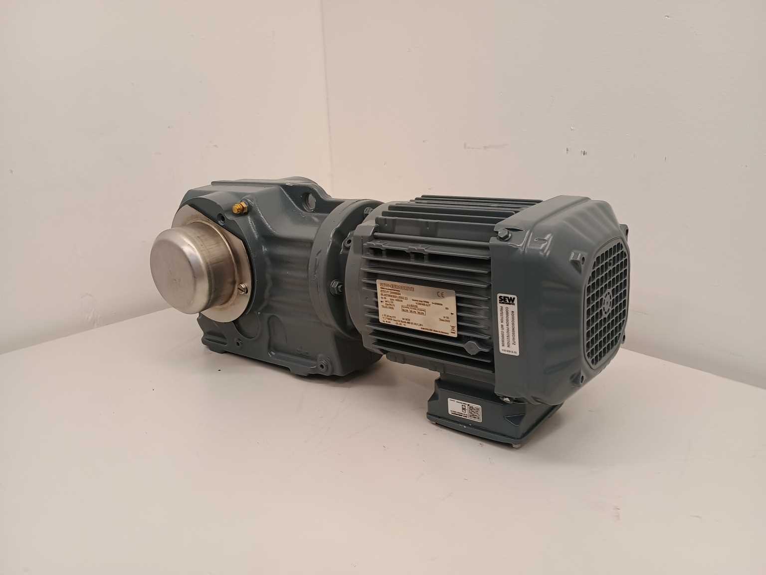 SEW-EURODRIVE KT57/TDRN90S4 Gearmotor