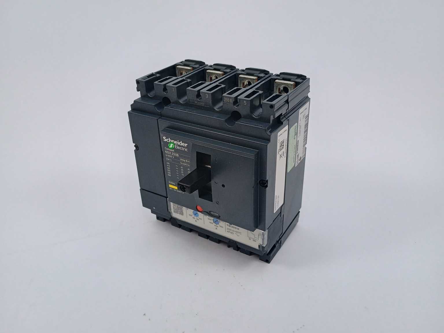 schneider-electric-lv431131-compact-nsx-250b_1.jpg Schneider Electric LV431131 Compact NSX 250B