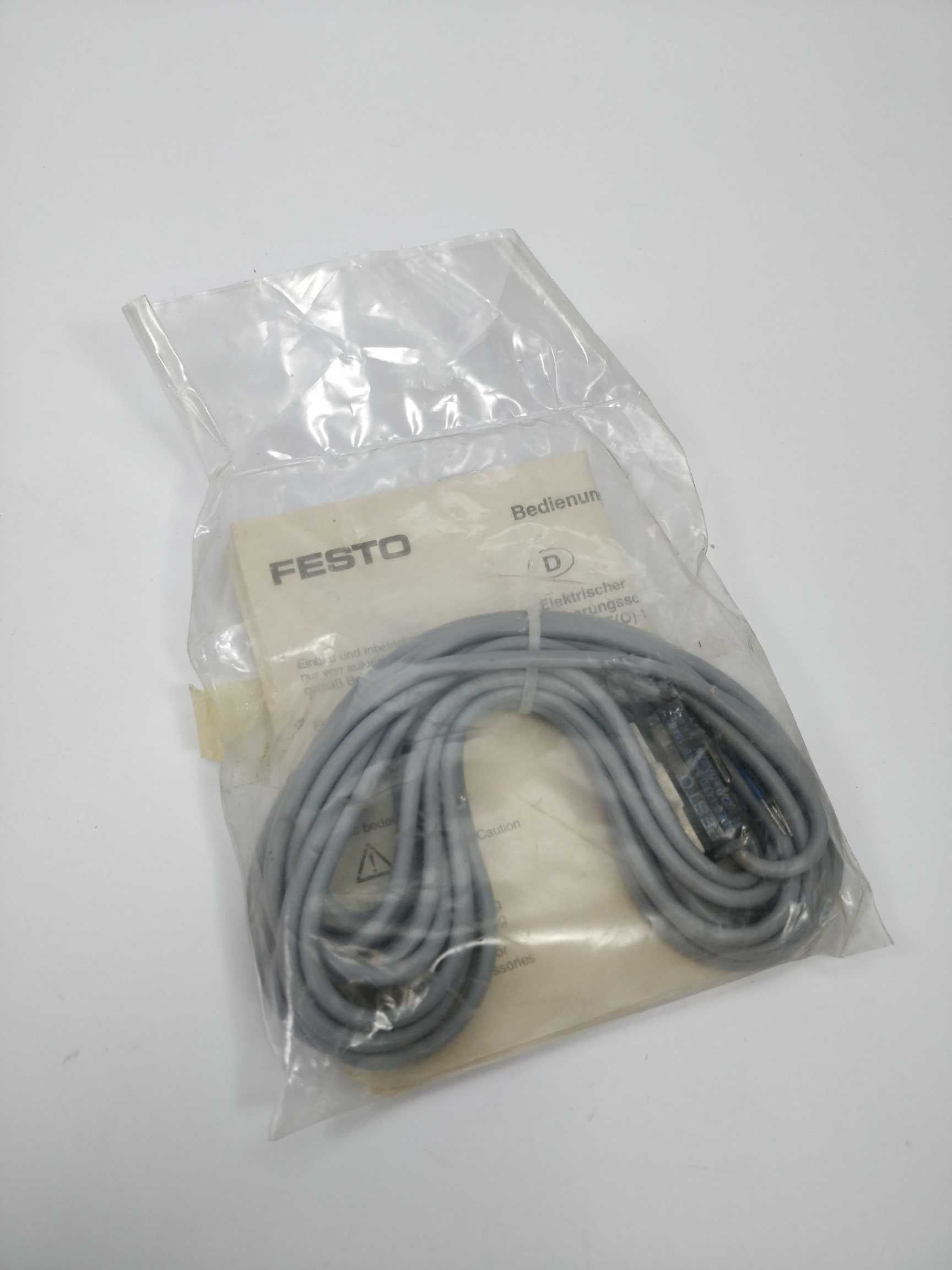 festo-151672-smeo-1-led-24k5b-proximity-switch_1.jpg Festo 151672 SMEO-1-LED-24K5B Proximity switch