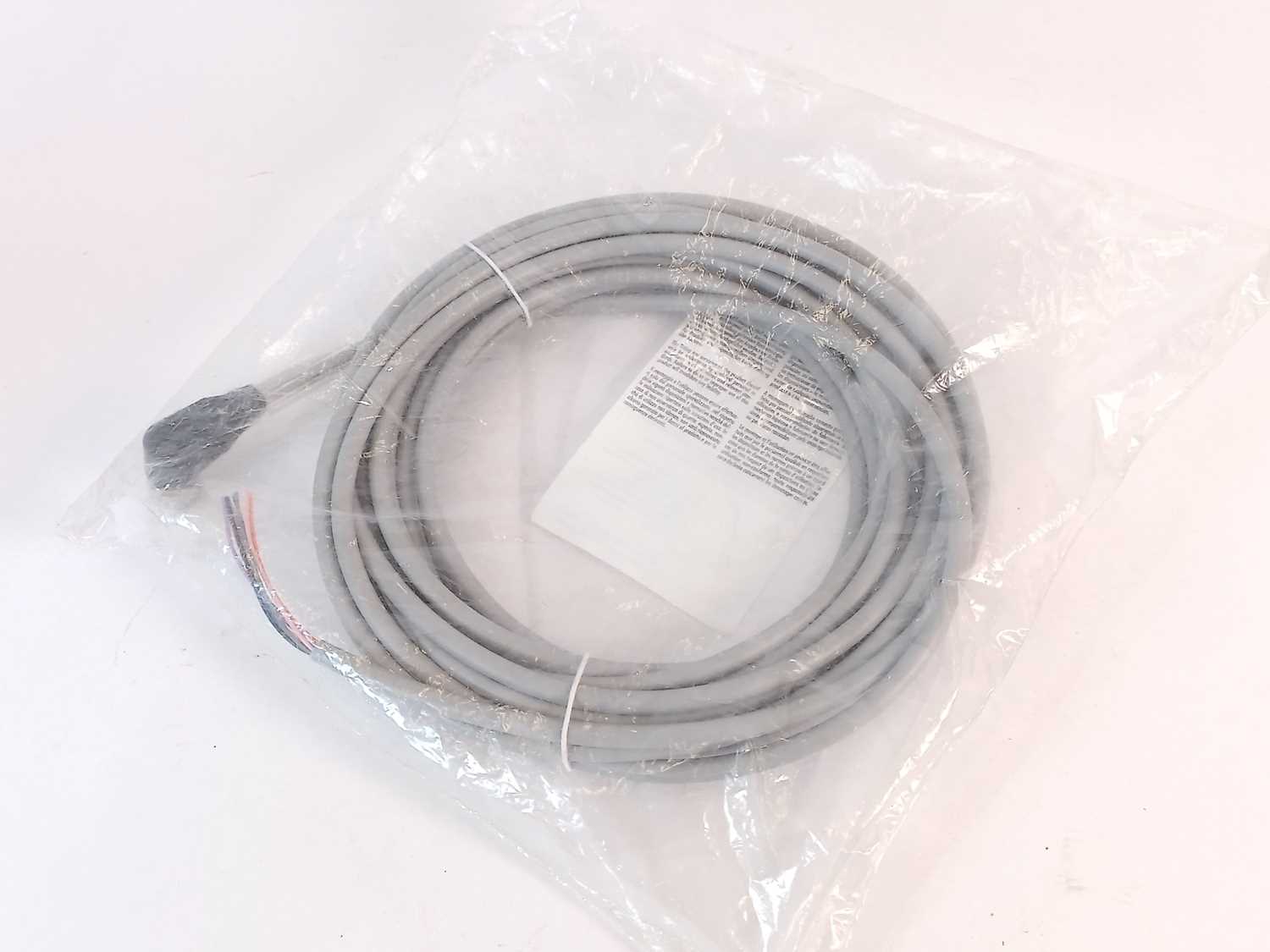 murr-elektronik-7000-17061-2950750-m12-female-90-a-cod-with-cable_1.jpg MURR Elektronik 7000-17061-2950750 M12 female 90° A-cod. with cable
