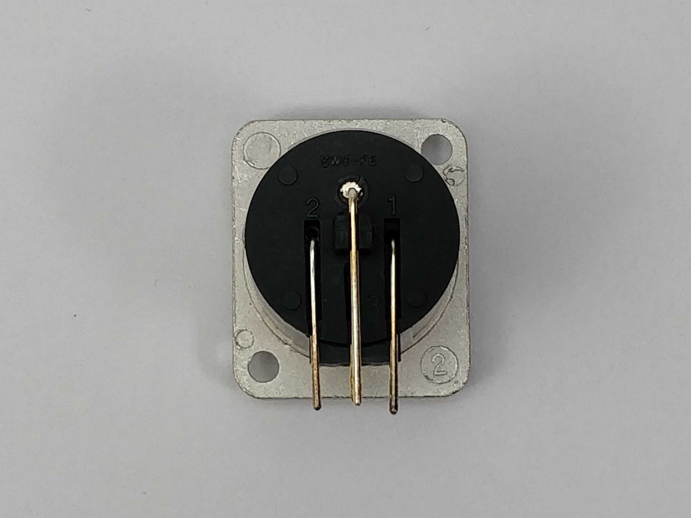 switchcraft-e3m-xlr-connector-qg-receptacle-pack-of-2_2.jpg Switchcraft E3M XLR Connector QG RECEPTACLE Pack of 2 Levere