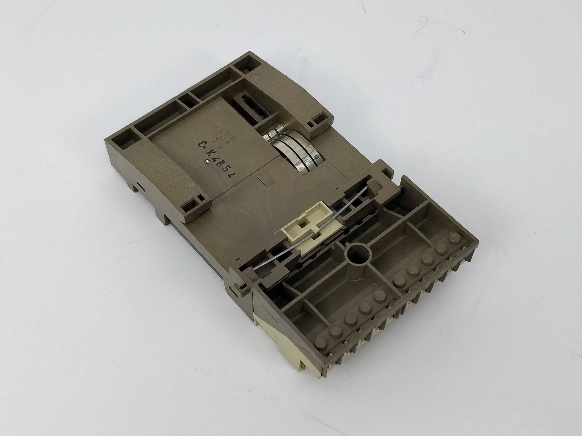 siemens-6es5-700-8ma11-bus-module-version-5-pack-of-7_3.jpg Siemens 6ES5 700-8MA11 Bus Module version 5 Pack of 7