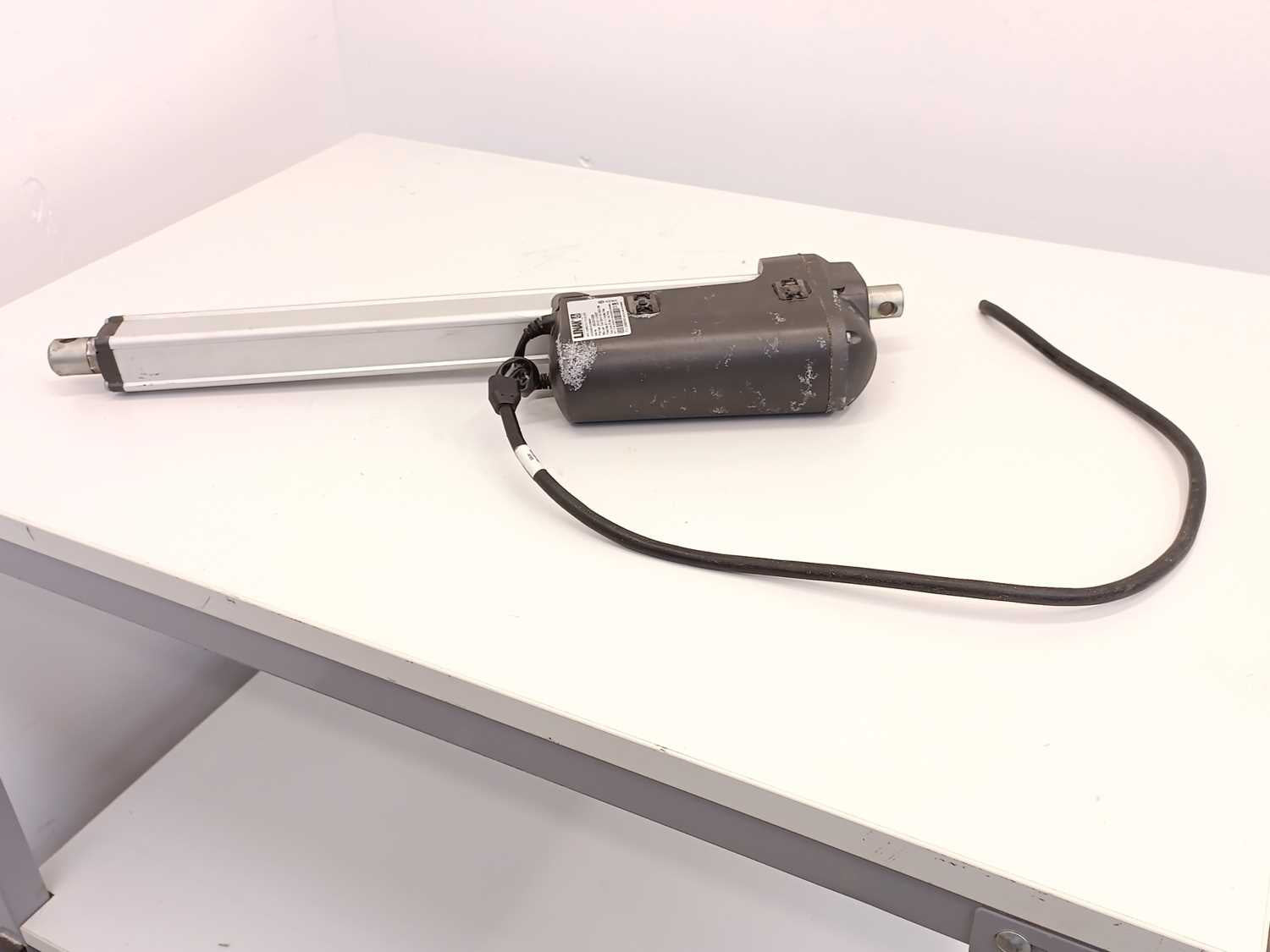 linak-la-36-362c42s2h350b26-linear-actuator_3.jpg LINAK LA-36 362C42S2H350B26 Linear actuator