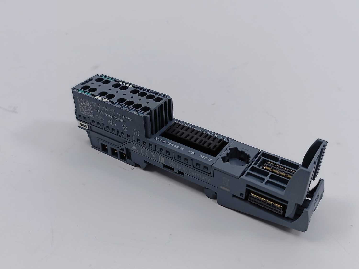 siemens-6es7193-6bp20-0bf0-baseunit-simatic-et-200sp_1.jpg Siemens 6ES7193-6BP20-0BF0 Baseunit, Simatic ET 200SP