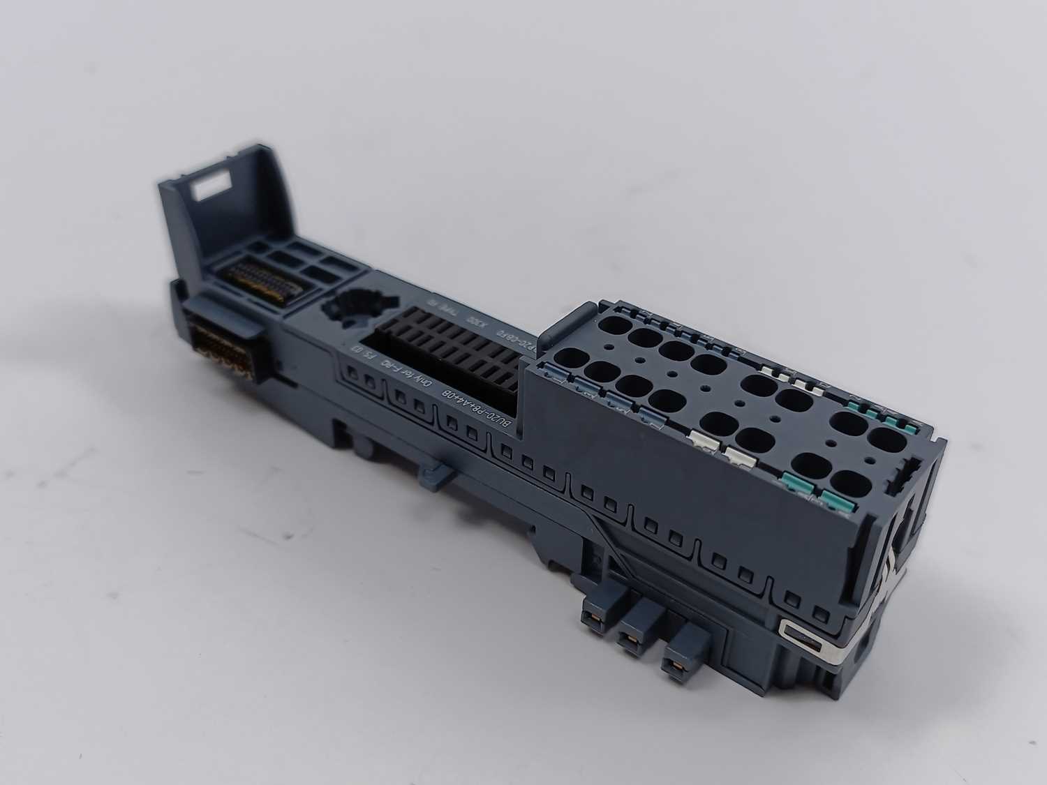 siemens-6es7193-6bp20-0bf0-baseunit-simatic-et-200sp_2.jpg Siemens 6ES7193-6BP20-0BF0 Baseunit, Simatic ET 200SP
