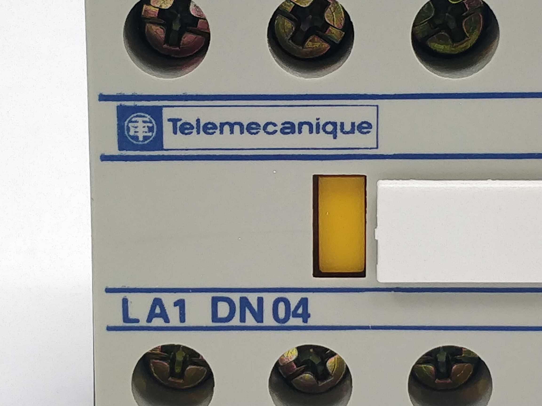 telemecanique-la1dn04-023027-inst-contact-block_2.jpg TELEMECANIQUE LA1DN04 023027 Inst. Contact Block