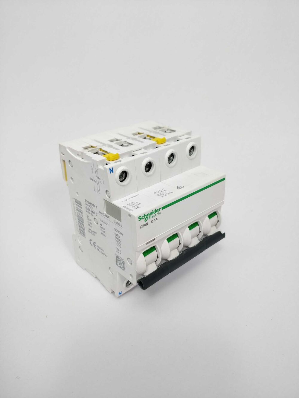 schneider-electric-ic60n-c-1a-4-switches-1a_1.jpg Schneider Electric IC60N C 1A 4 Switches 1A Hot på udsalg