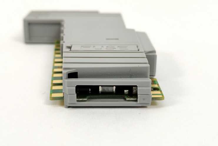 Schneider Electric TM5SPS2F Power distribution module with internal fuse på udsalg
