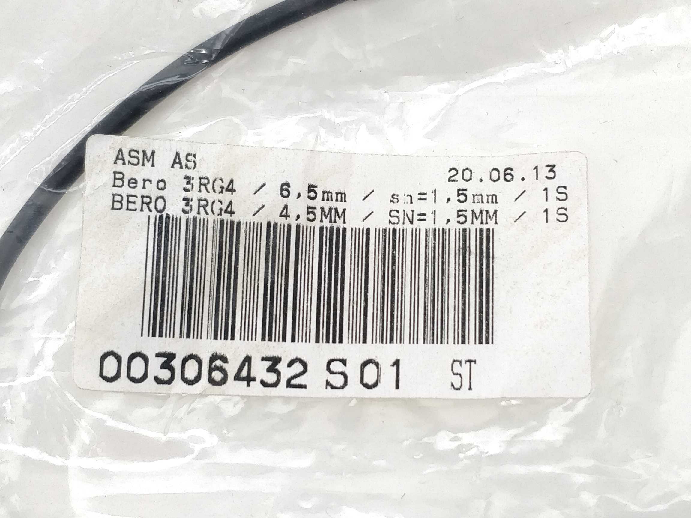 siemens-asm-as-00306432-01-bero-3rg4-65mm-sn15mm-1s-3rg4-45mm-sn15mm-1s_1.jpg Siemens/ASM AS 00306432-01 BERO 3RG4 6,5mm sn=1,5mm 1S & 3RG4 4,5mm sn=1,5mm 1S