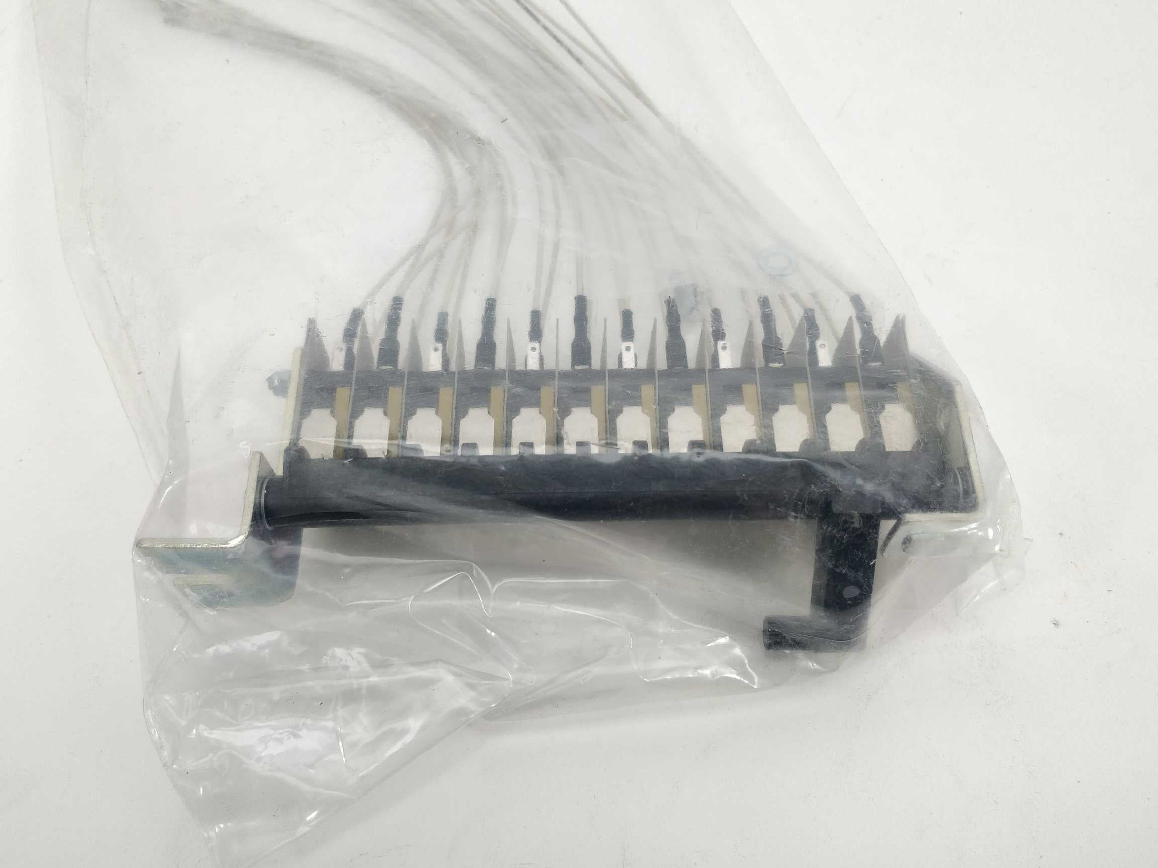 abb-1sda058266r1-10open-closed-aux-cont5no5nc2pr-e1-6_2.jpg ABB 1SDA058266R1 10OPEN/CLOSED AUX.CONT(5NO+5NC+2PR) E1/6 Hot på udsalg