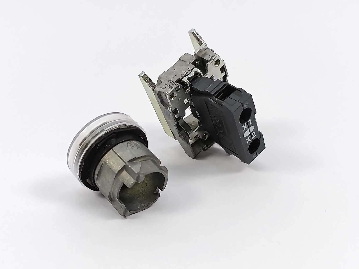 schneider-electric-xb4bvb1-led-panel-mount-indicator_3.jpg Schneider Electric XB4BVB1 LED Panel Mount Indicator