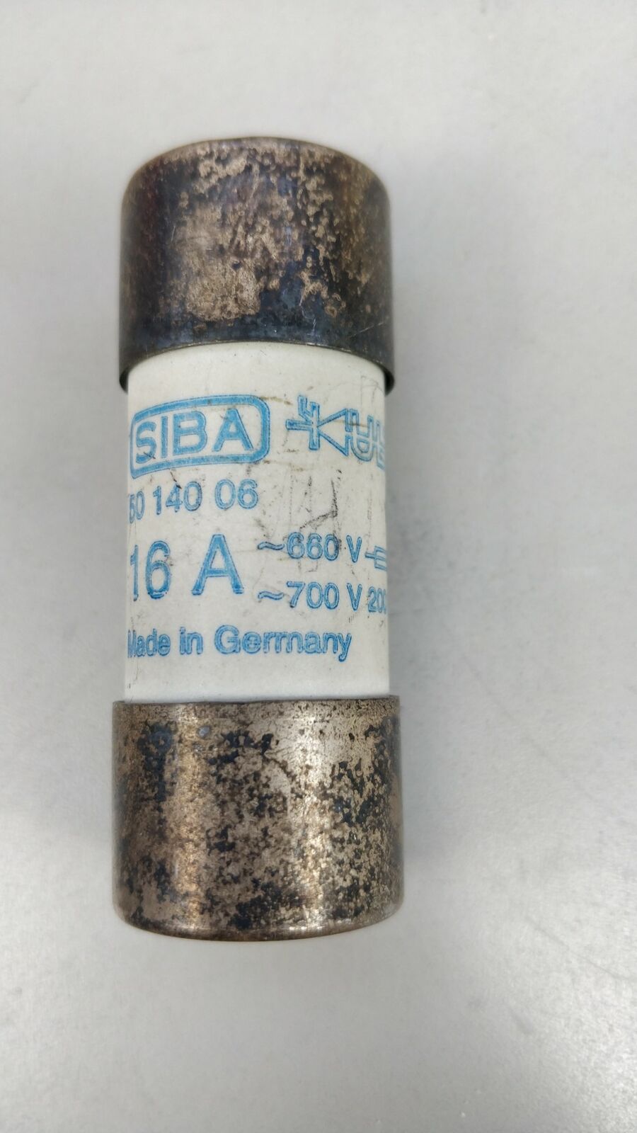 siba-5014006-16a-4pcs_1.jpg SIBA 5014006 16A 4PCS Levere