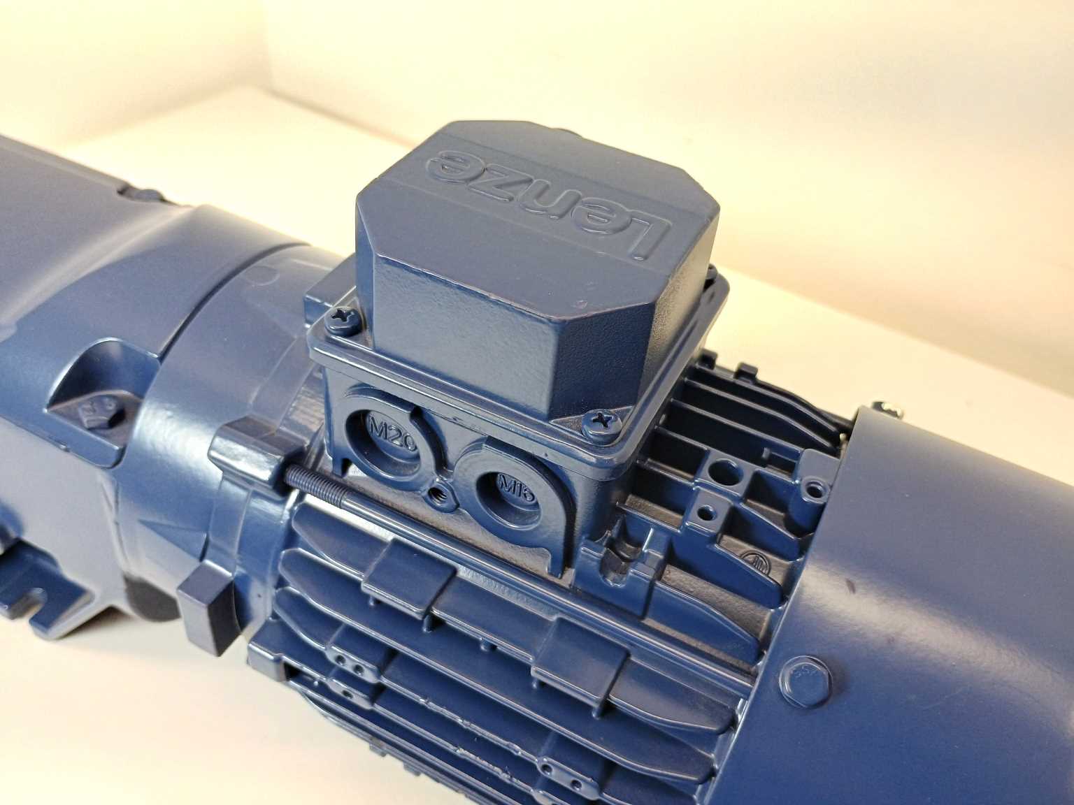 lenze-mdemaxx071-32c0u-g50bb111mhbr2c-inverter-duty-geared-motor_2.jpg LENZE MDEMAXX071-32C0U G50BB111MHBR2C Inverter Duty Geared Motor