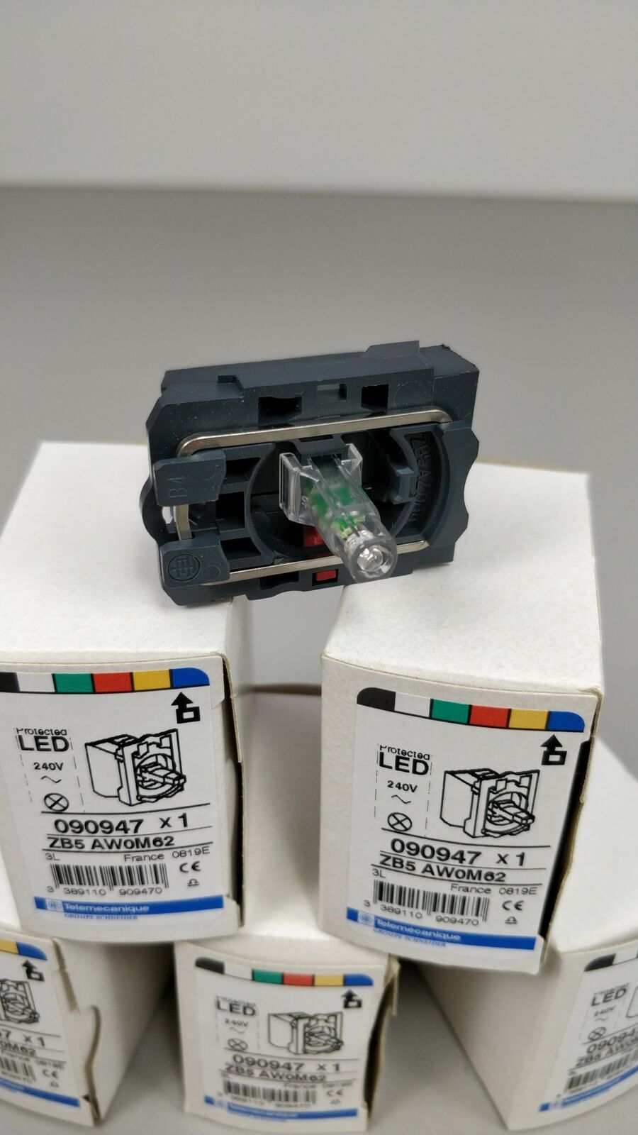 schneider-electric-zb5-aw0m62-090947_1.jpg Schneider Electric ZB5 AW0M62 090947