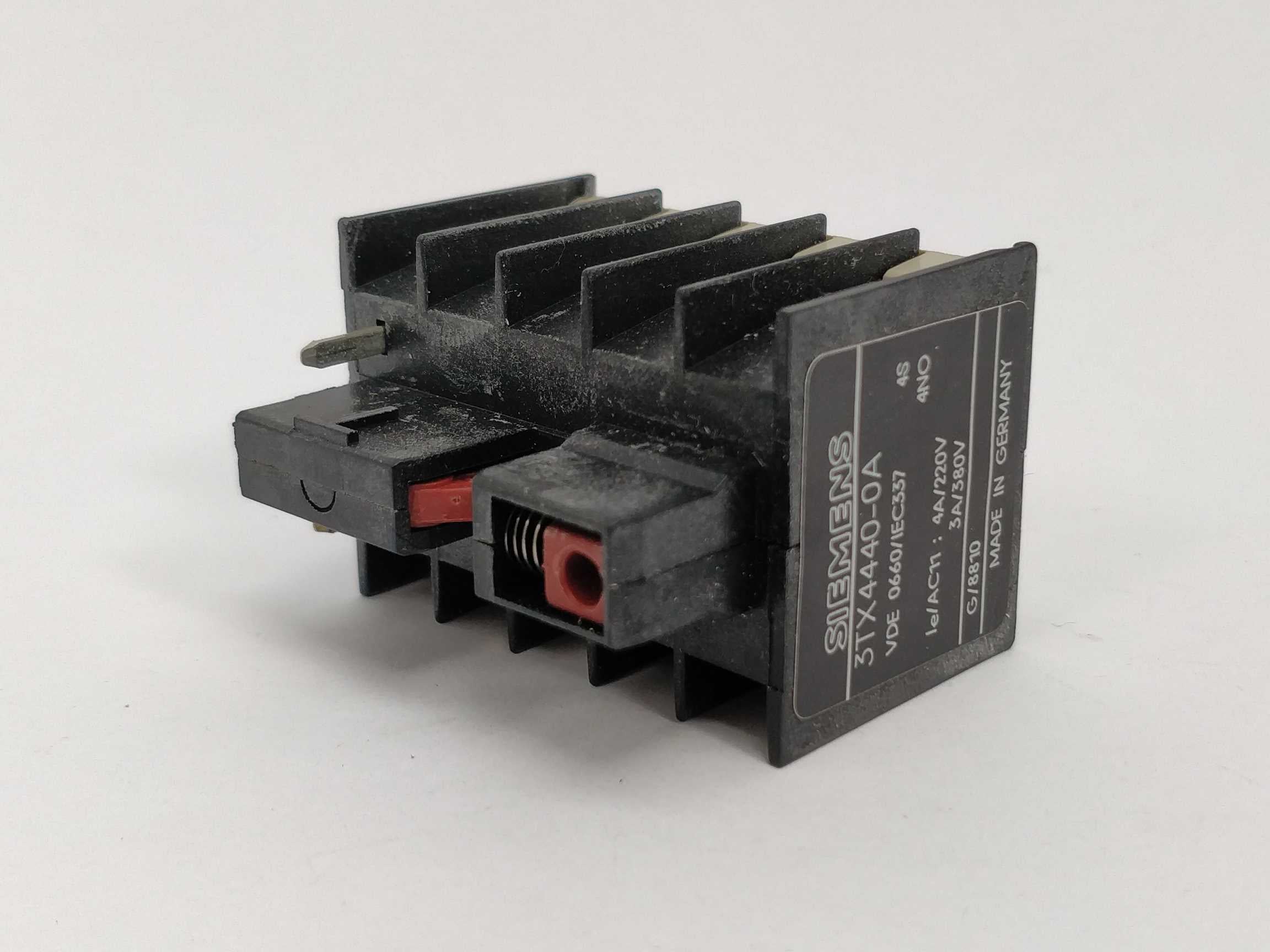 siemens-3tx4440-0a-auxiliary-switch-block-4a-220v_2.jpg Siemens 3TX4440-0A Auxiliary switch block 4A/ 220V