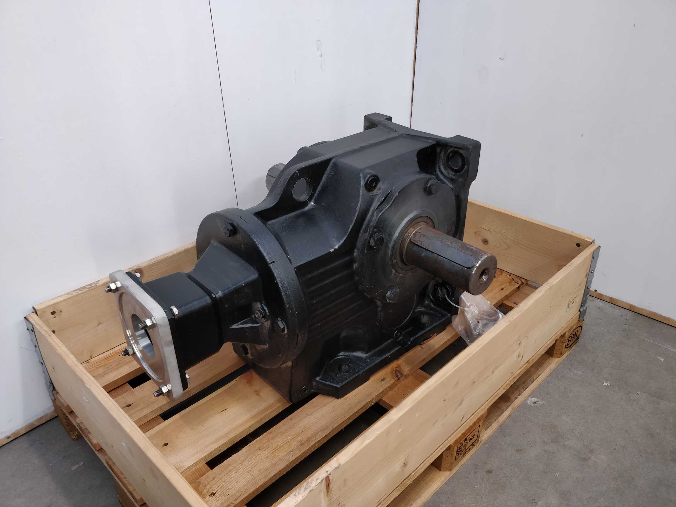 sew-eurodrive-k107-aqa190-2-k107-aoa190-2_0.jpg SEW-EURODRIVE K107 AQA190/2 K107 AOA190/2