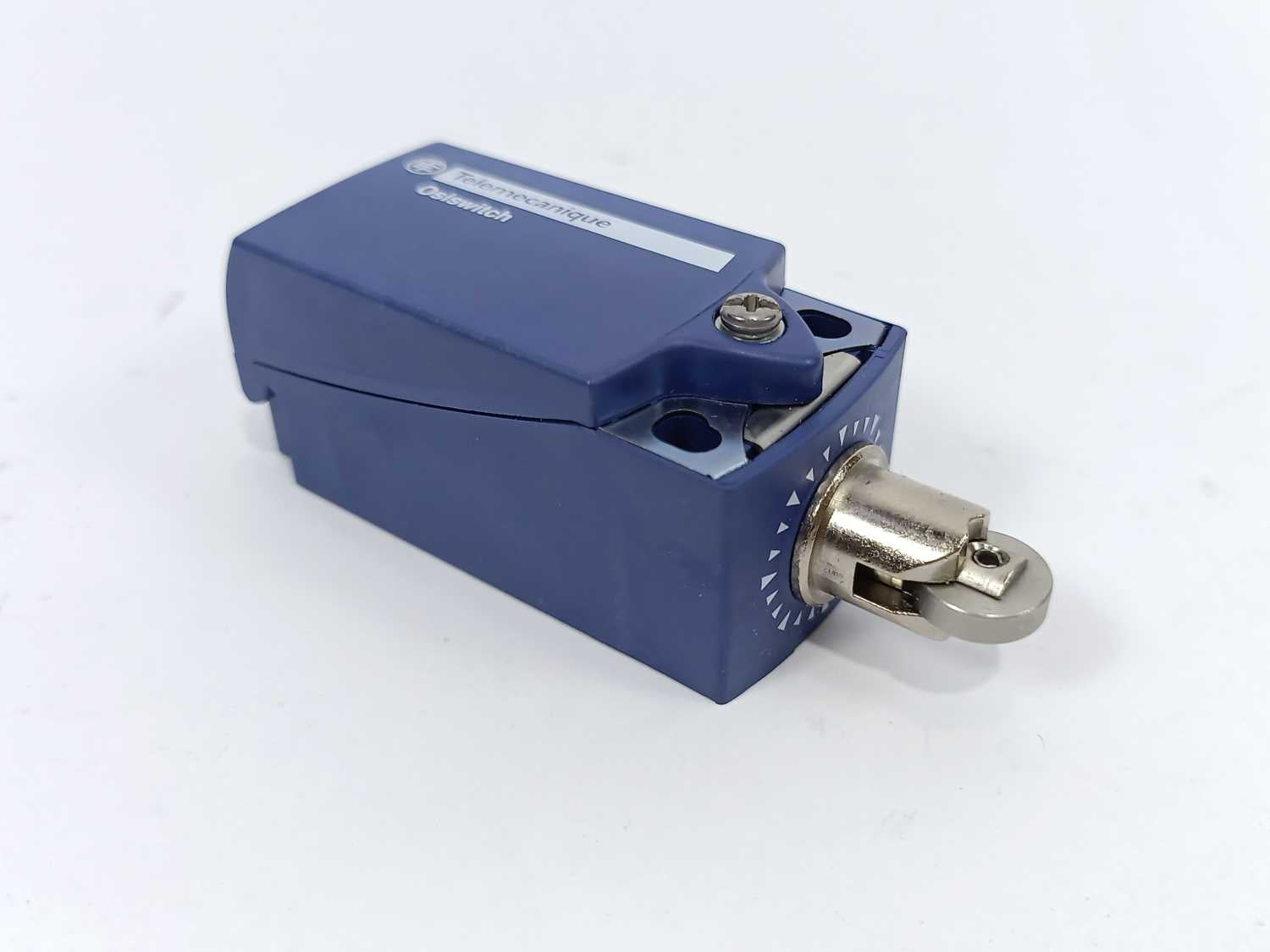 telemecanique-xckp2102p16-zcp21-limit-switch-8b-2022-w15-02176_2.jpg TELEMECANIQUE XCKP2102P16 ZCP21 Limit Switch 8B-2022-W15 02176