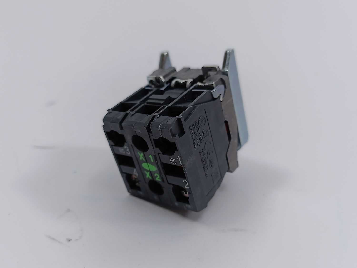 schneider-electric-zb4bw0b35-green-light-block-5-pcs_1.jpg Schneider Electric ZB4BW0B35 Green Light Block 5 Pcs.
