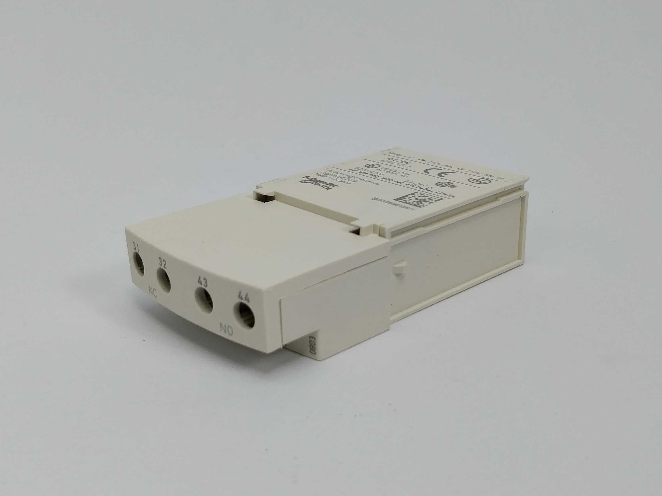 telemecanique-lufn11-auxiliary-contact-module-3-pieces_3.jpg TELEMECANIQUE LUFN11 Auxiliary contact module 3 Pieces