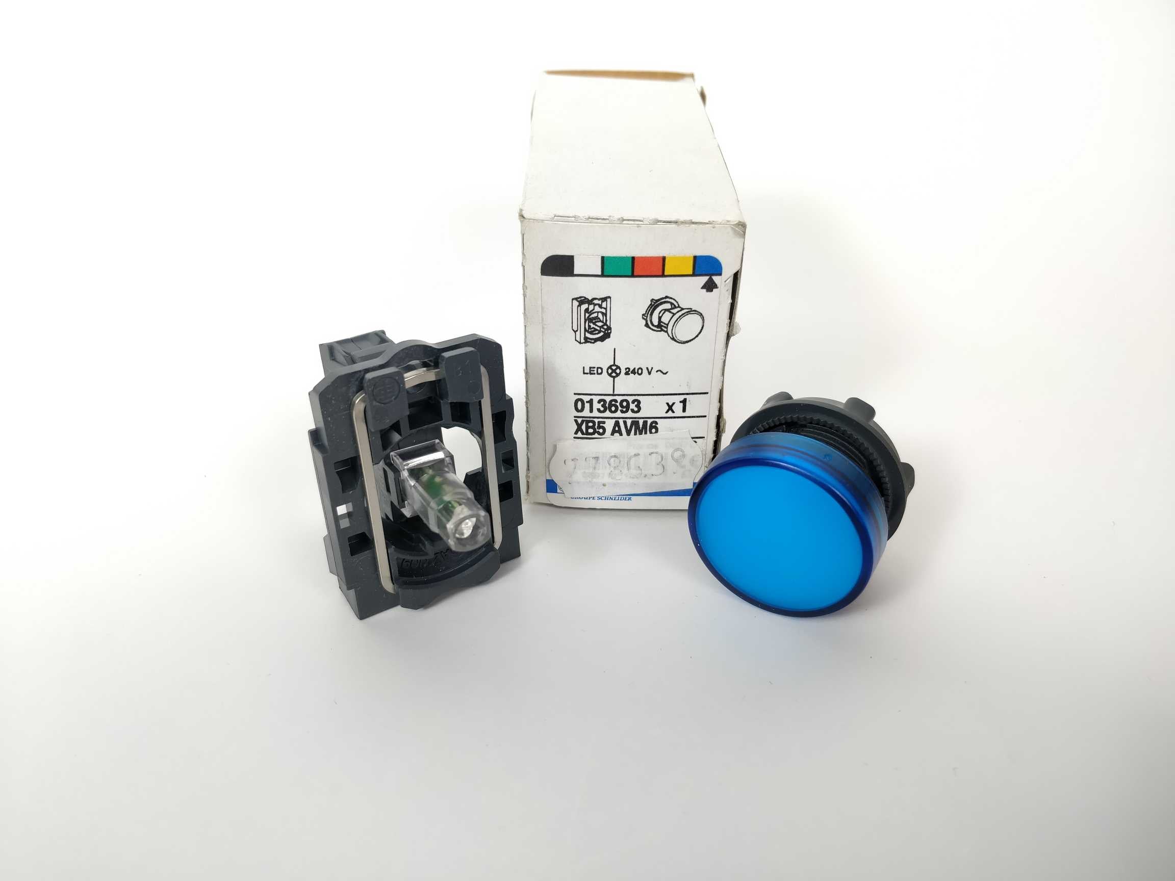 telemecanique-xb5avm6-blue-complete-pilot-light-oe22-plain-lens-with-integral-led_0.jpg TELEMECANIQUE XB5AVM6 Blue complete pilot light Ø22 plain lens with integral LED Online salg