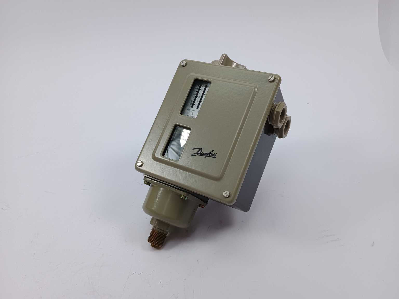 danfoss-017-5215-rt-121-pressure-control_1.jpg Danfoss 017-5215 RT 121 PRESSURE CONTROL