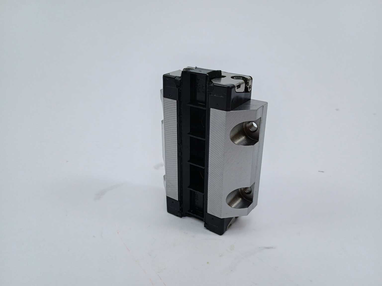 rexroth-r165381420-ball-runner-block-carbon-steel-kwd-020-fls-c1-n-1_1.jpg Rexroth R165381420 Ball Runner Block Carbon Steel KWD-020-FLS-C1-N-1