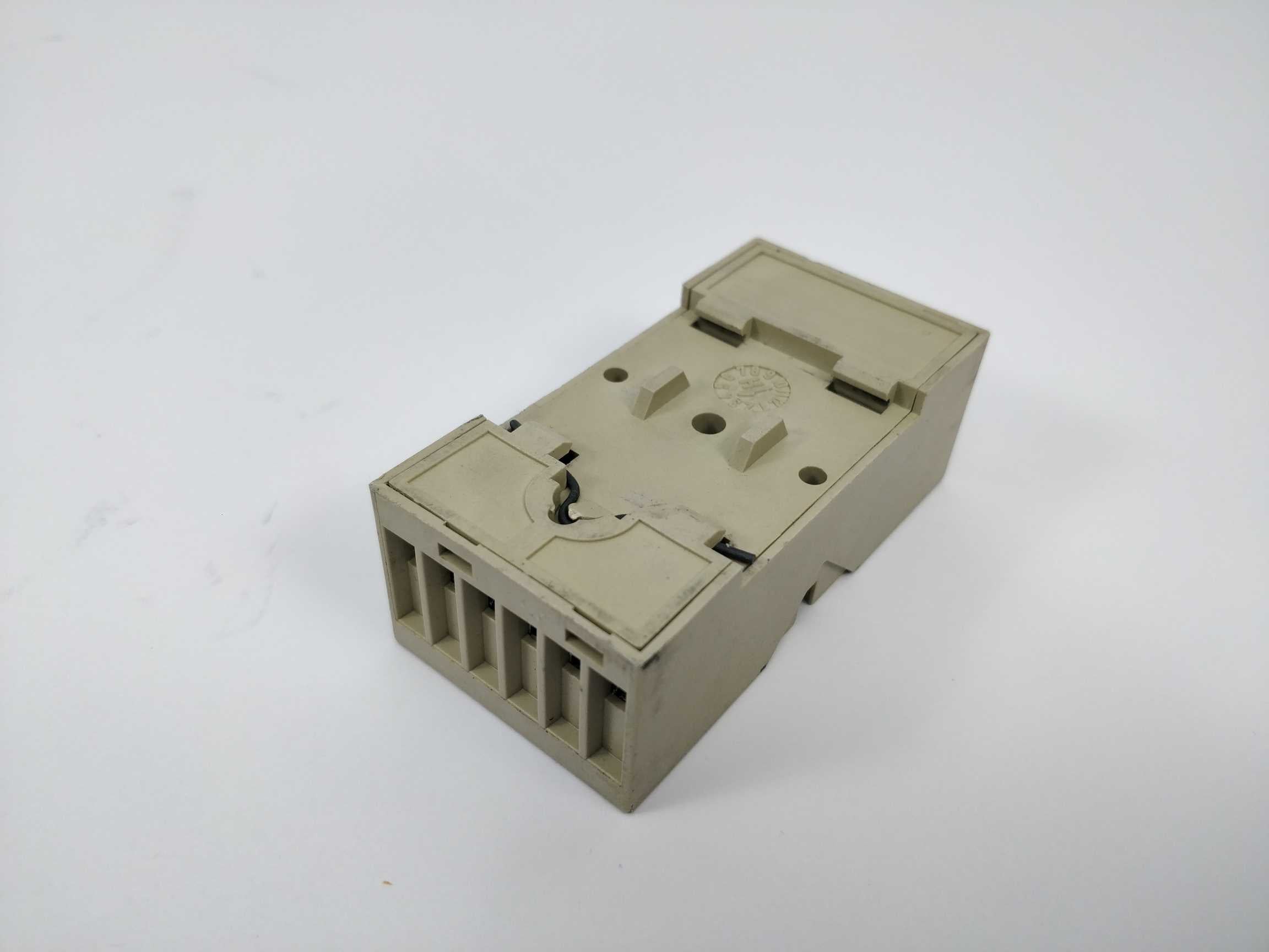 omron-pf113a-n-relay-socket-10a-400vac_2.jpg OMRON PF113A-N Relay socket 10A 400VAC