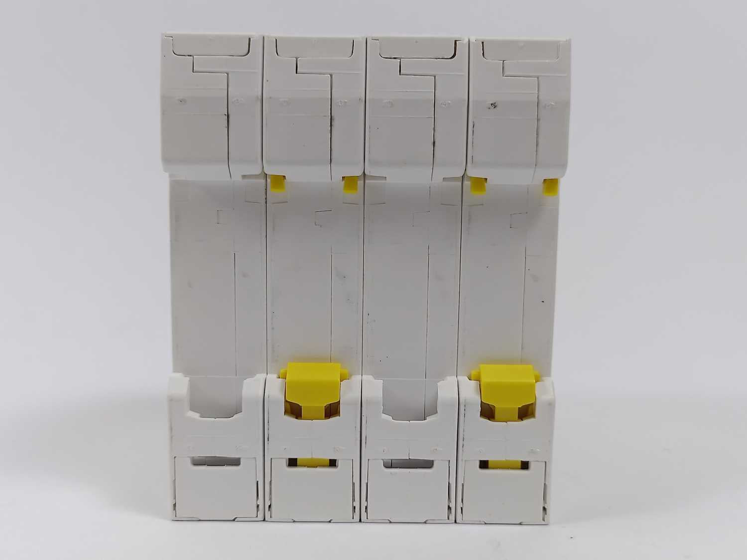 Schneider Electric A9F04732 Miniature Circuit Breaker 3P+N 32A C Curve. 3 pcs. Levere