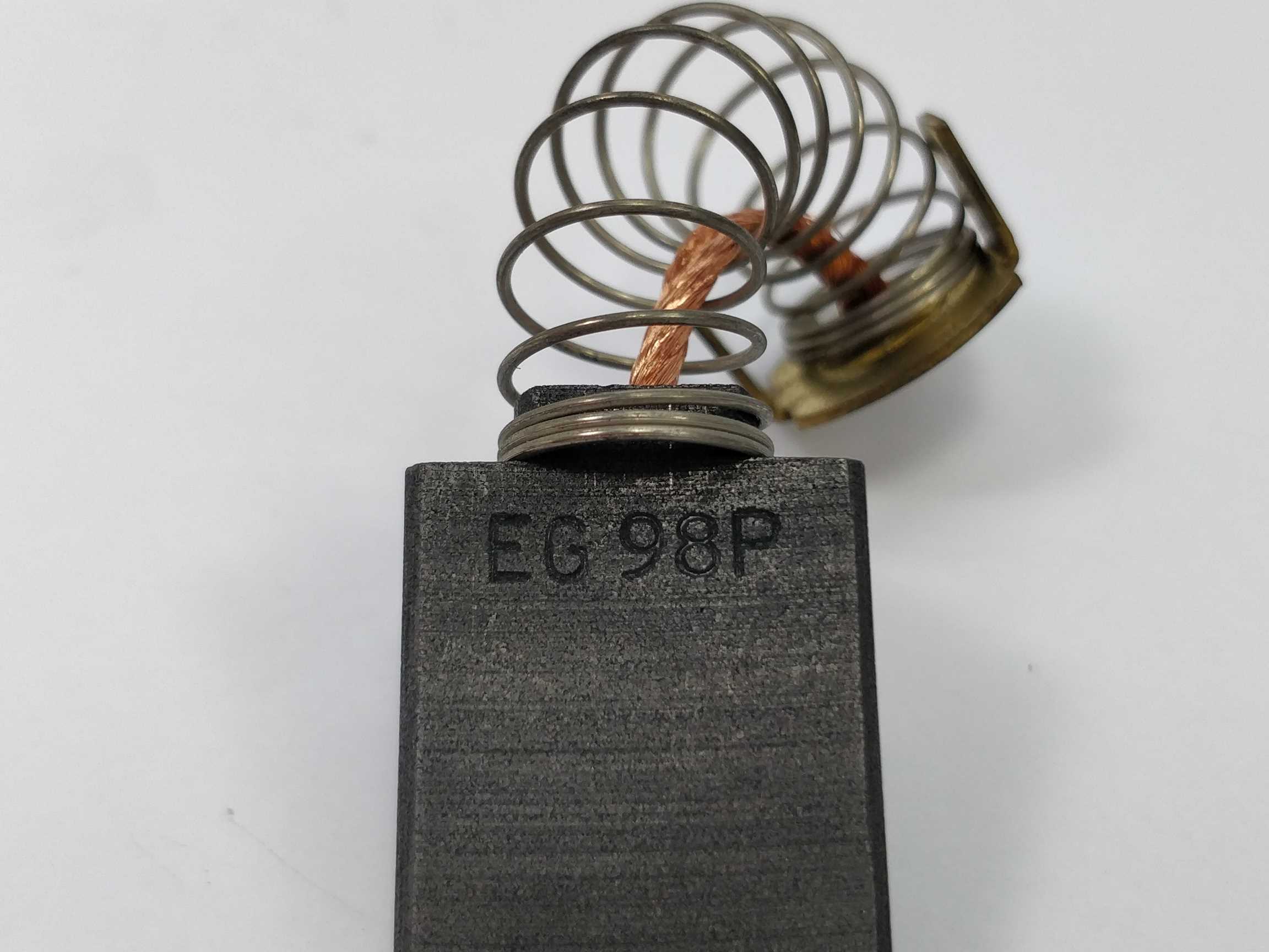 carbone-eg-98p-carbon-motor-brush-63x19x254mm_2.jpg CARBONE EG 98P Carbon motor brush 6,3x19x25,4mm Levere