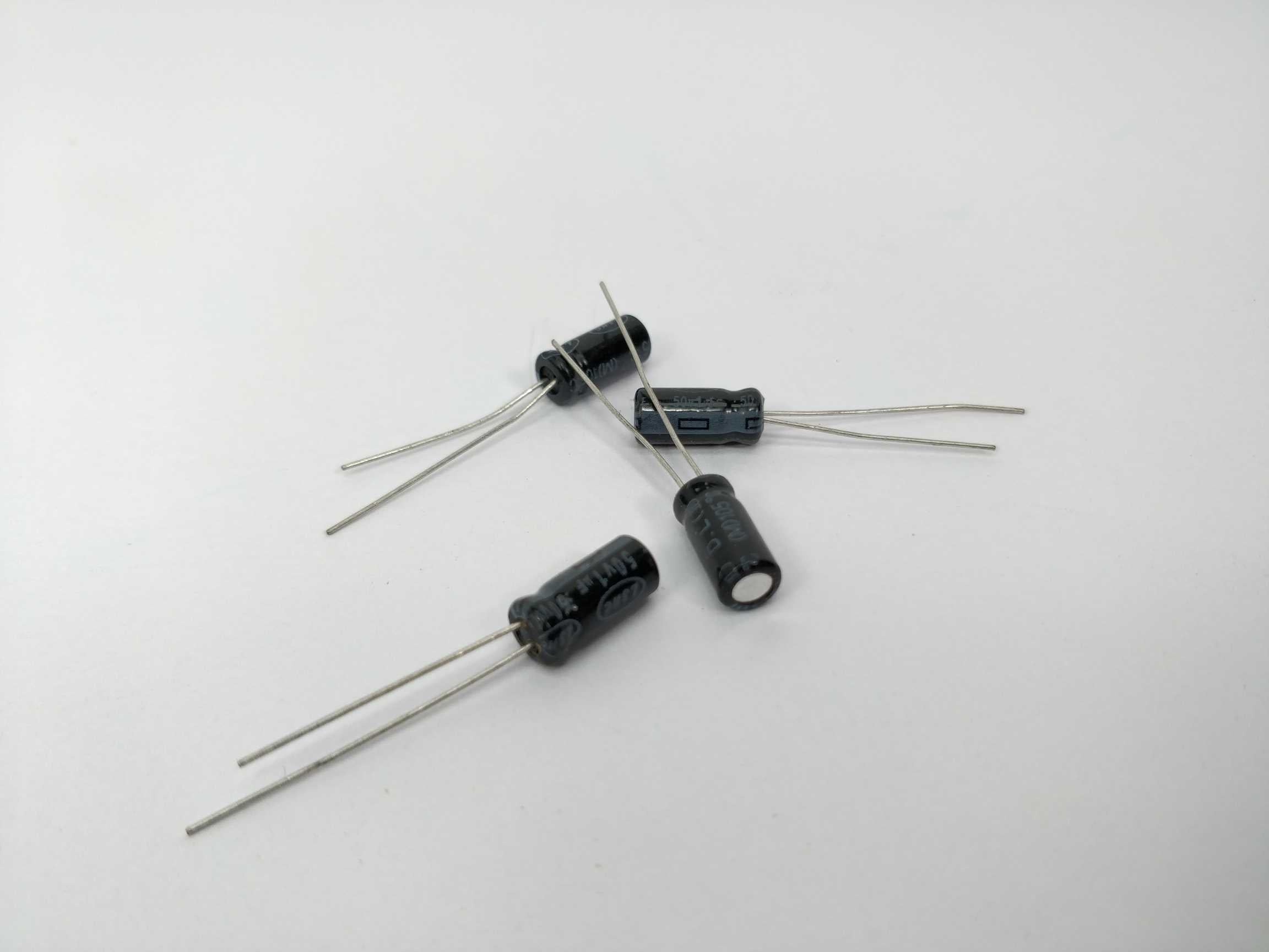 hitano-ecr8c20-1uf-50v_0.jpg Hitano ECR8C20 1uF - 50V