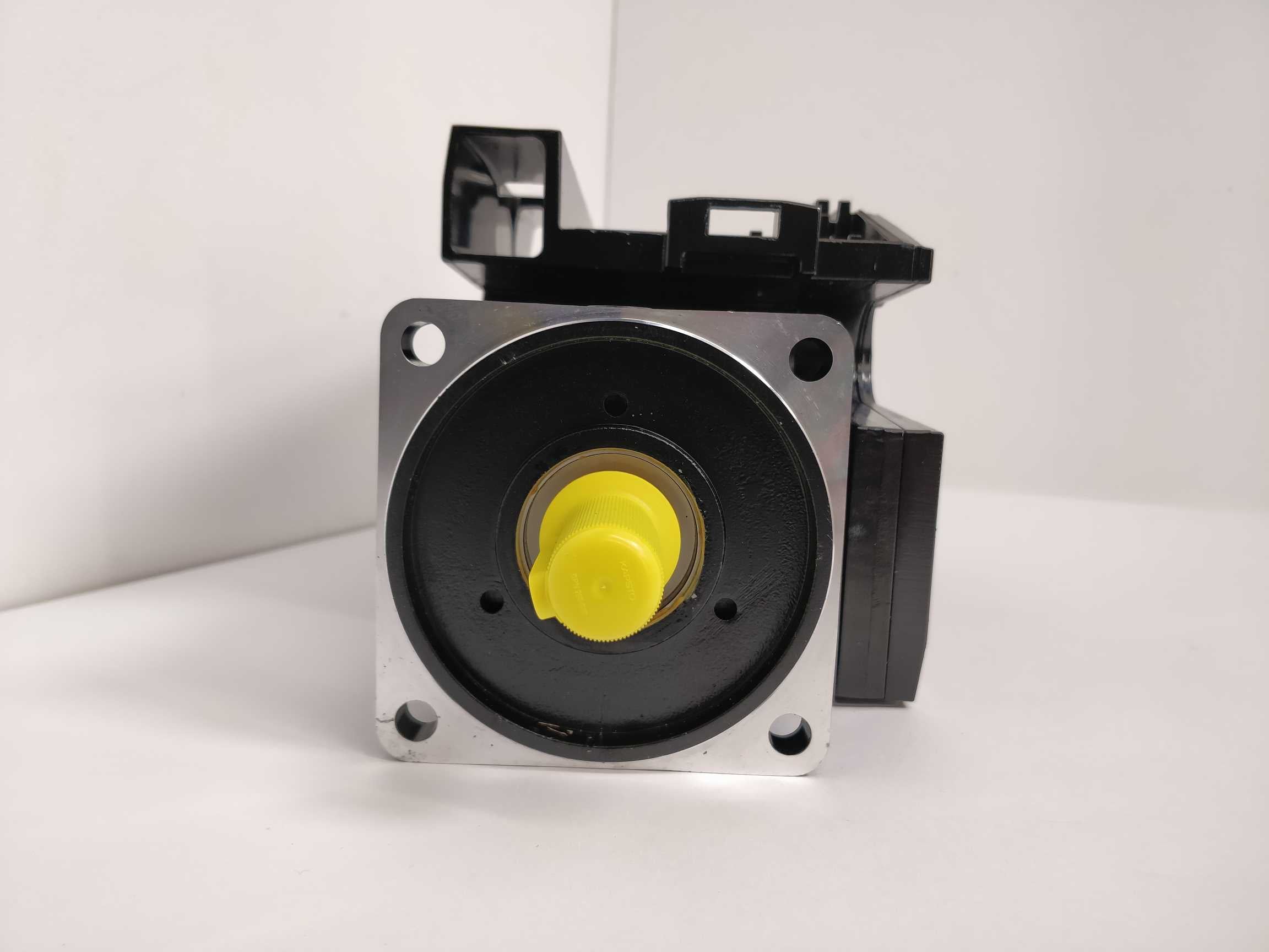 schneider-electric-bmi1002p17a-servo-motor-bmi-3-phase_3.jpg Schneider Electric BMI1002P17A Servo Motor BMI 3-phase