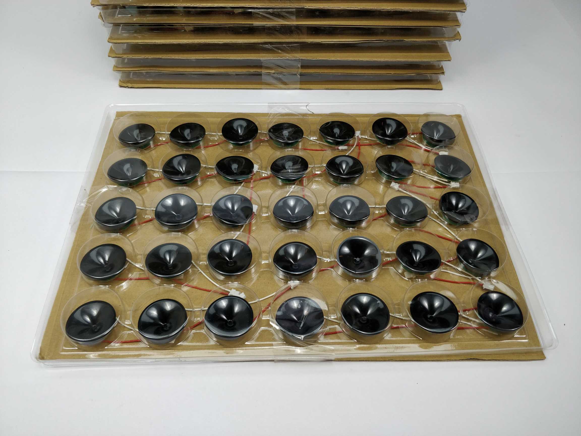 dau-components-lf-pk41w01a-piezoelectric-speaker-35-pieces_2.jpg DAU Components LF-PK41W01A Piezoelectric speaker 35 Pieces
