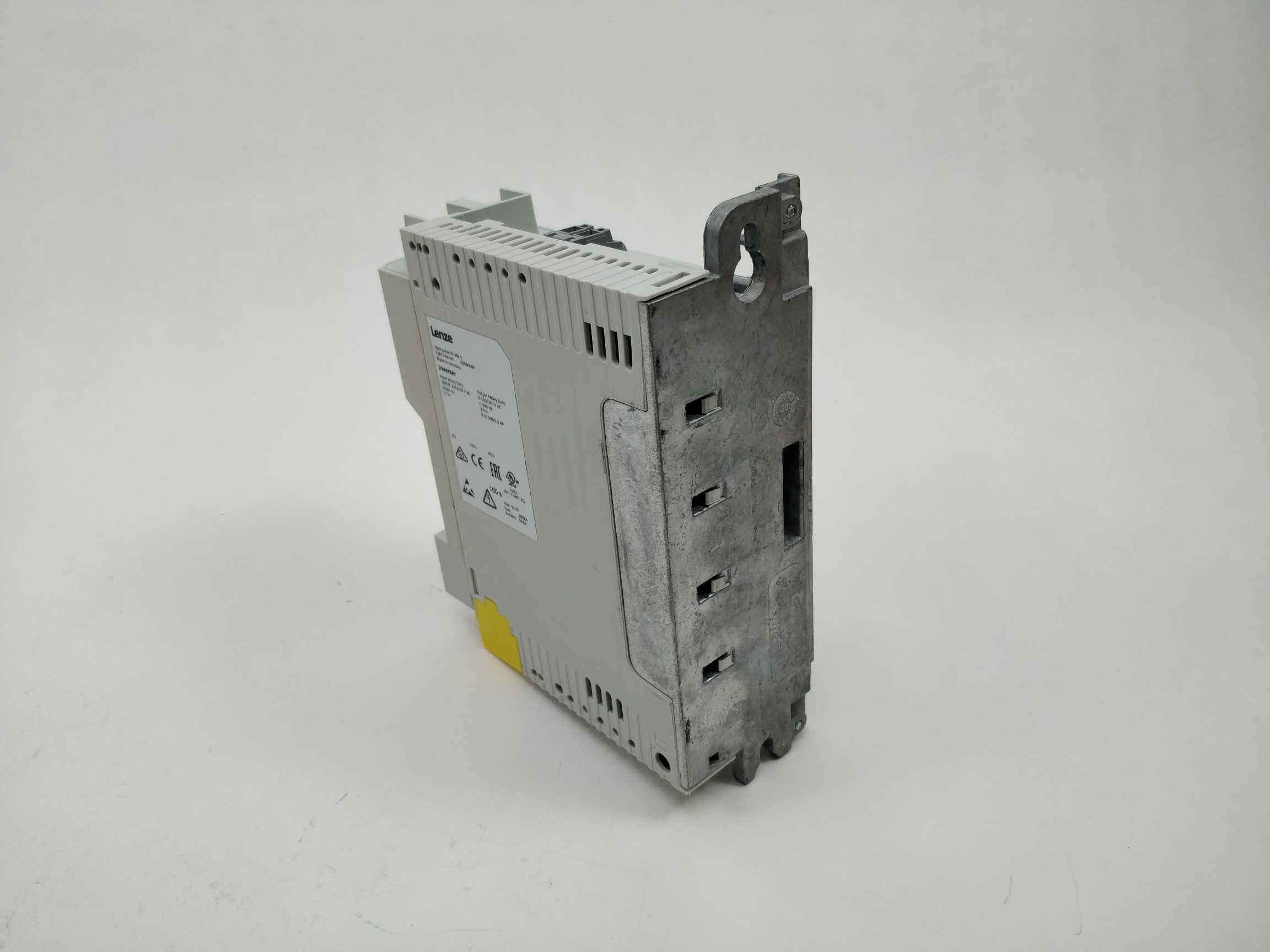 lenze-i55ae137b1av1000ks-control-unit-with-power-unit-037-kw-05-hp_3.jpg LENZE I55AE137B1AV1000KS Control Unit with Power Unit 0,37 kW/0,5 HP