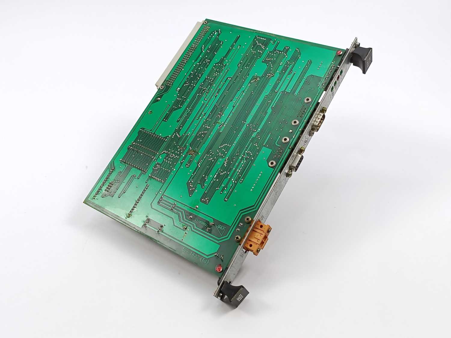 sef-5e-1432-kuka-board_1.jpg SEF 5E-1432 Kuka Board