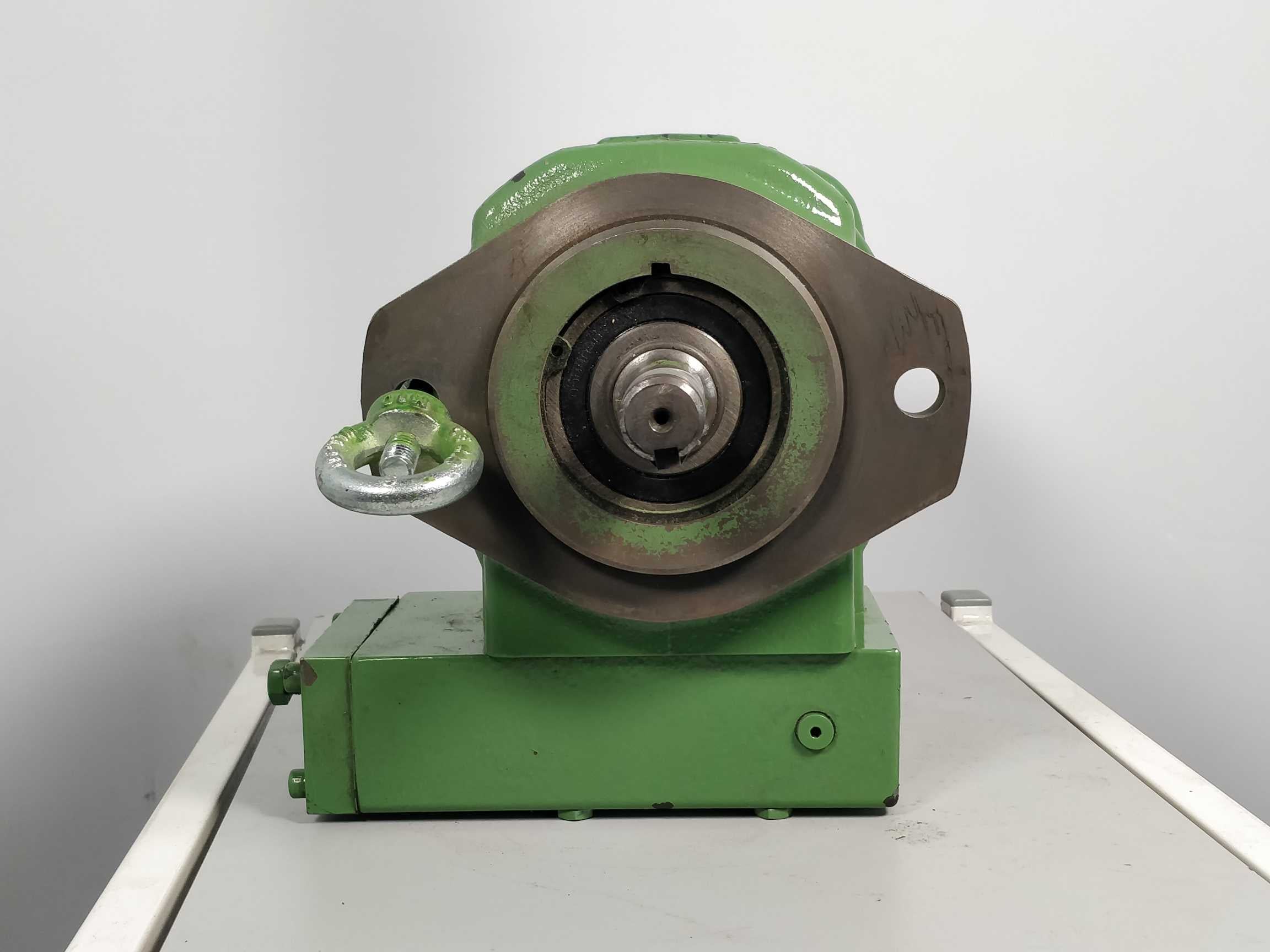 Oilgear PVWH15RSAYCLNN 10S Servo motor
