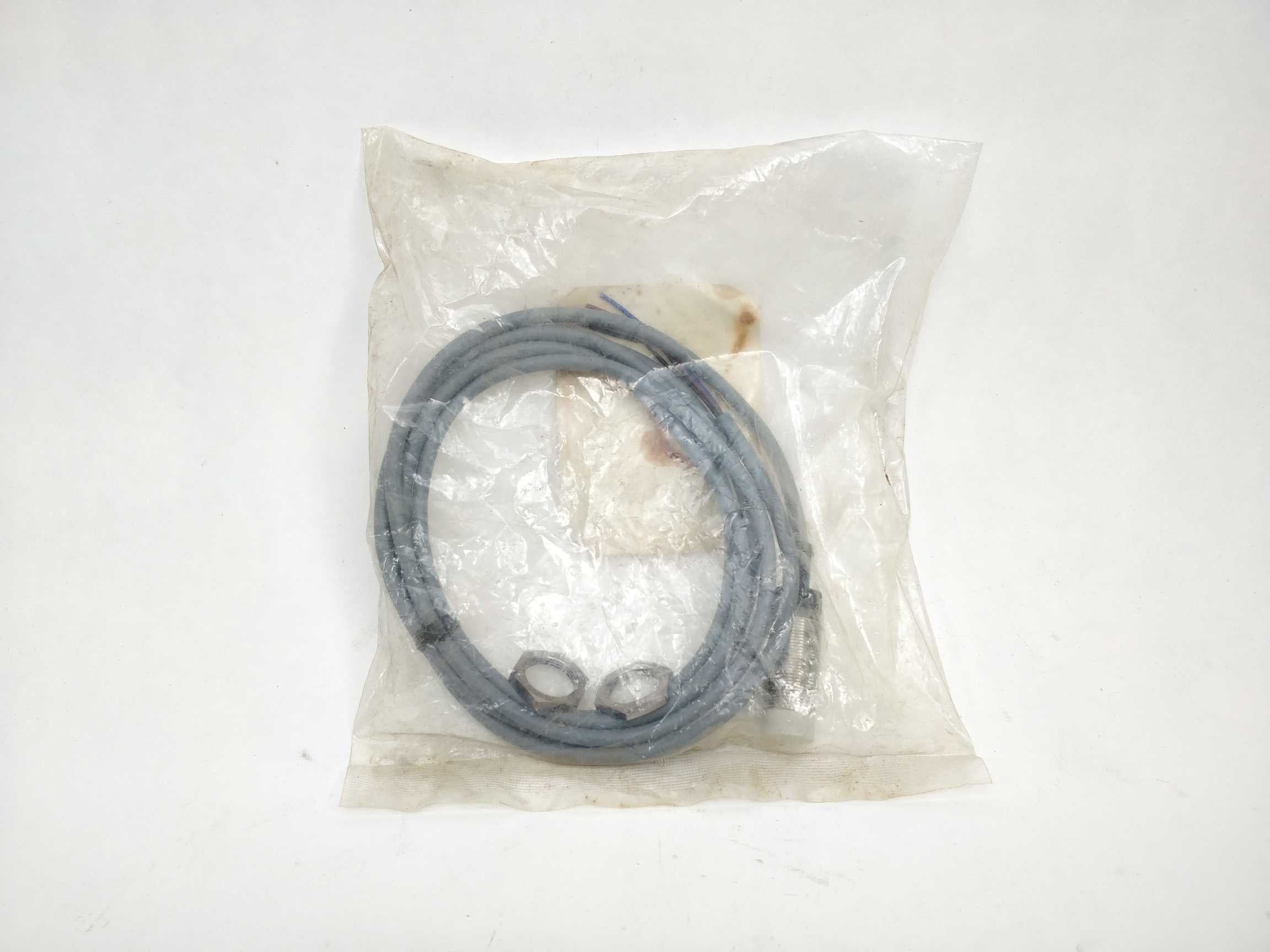 carlo-gavazzi-el1808pposs-proximity-switch-inductive_2.jpg Carlo Gavazzi EL1808PPOSS Proximity Switch Inductive