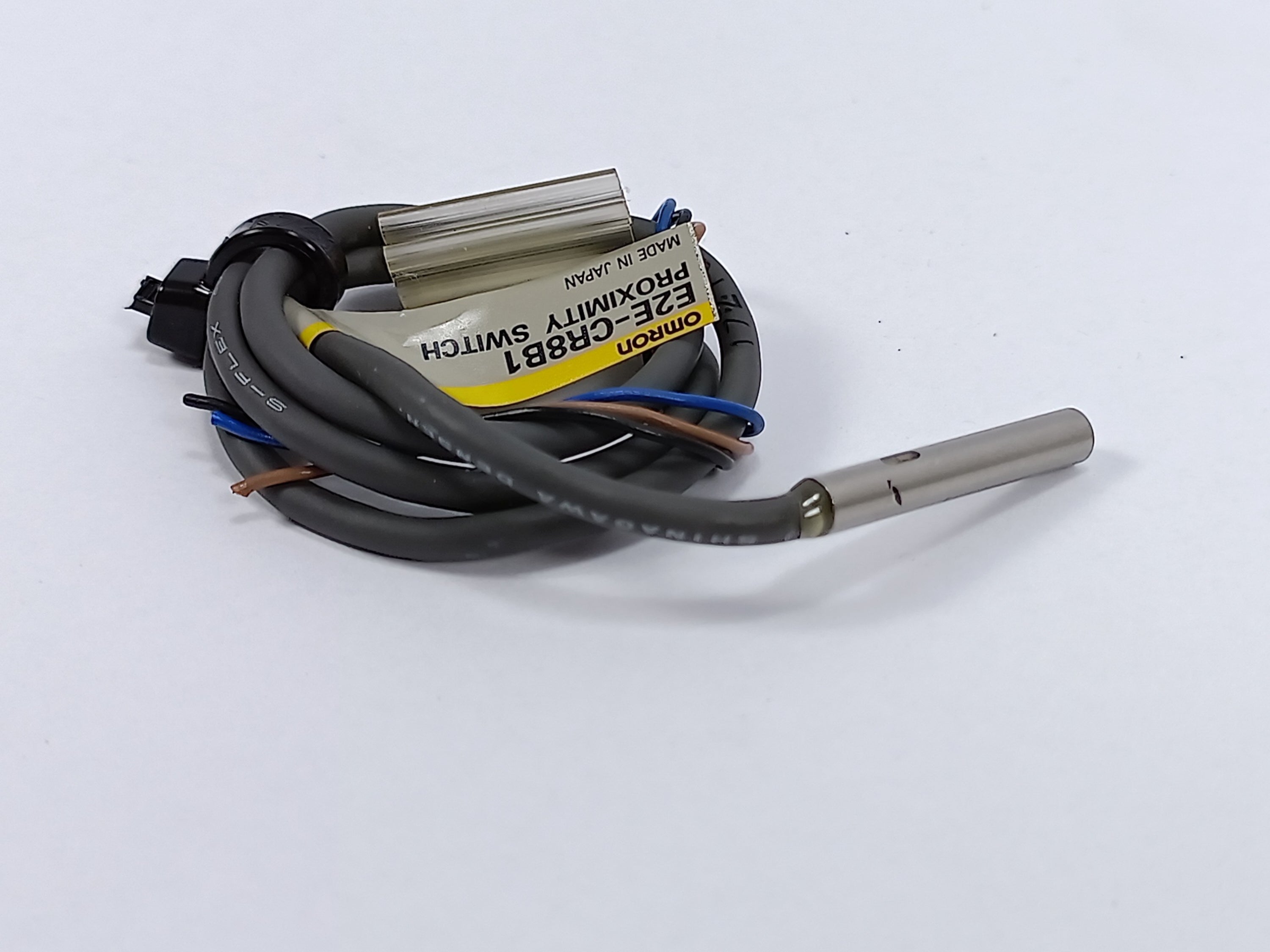 omron-e2e-cr8b1-proximity-switch_1.jpg OMRON E2E-CR8B1 Proximity switch Levere