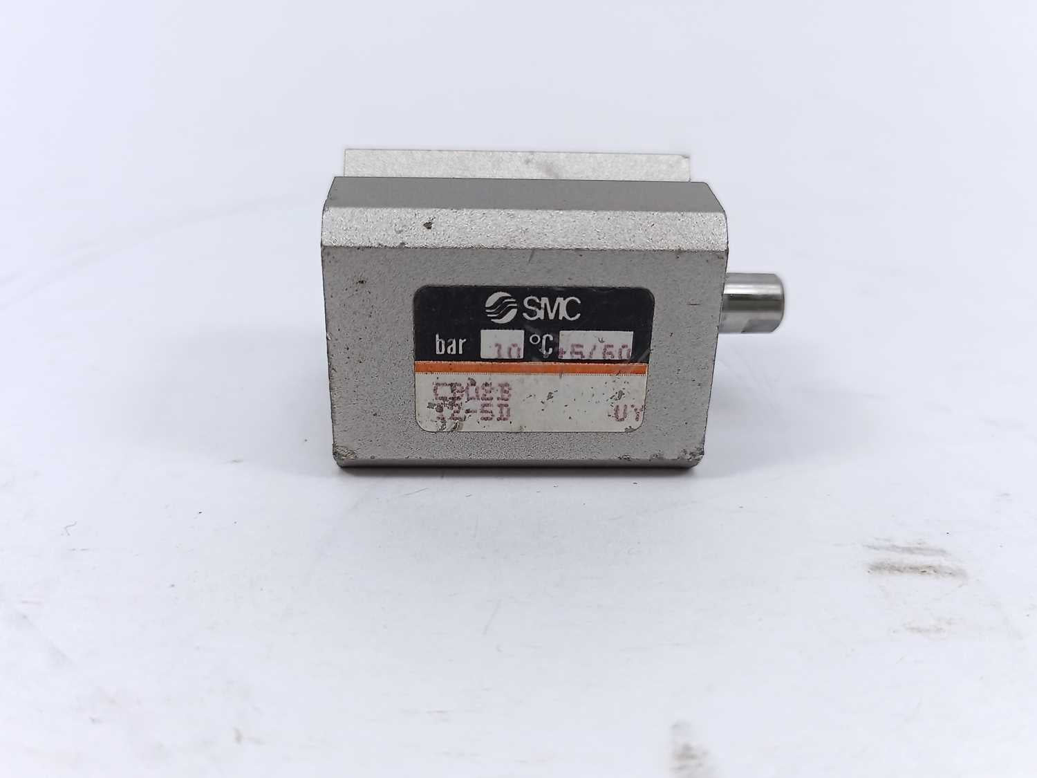 smc-cdq2b12-5d-compact-cylinder_3.jpg SMC CDQ2B12-5D Compact Cylinder