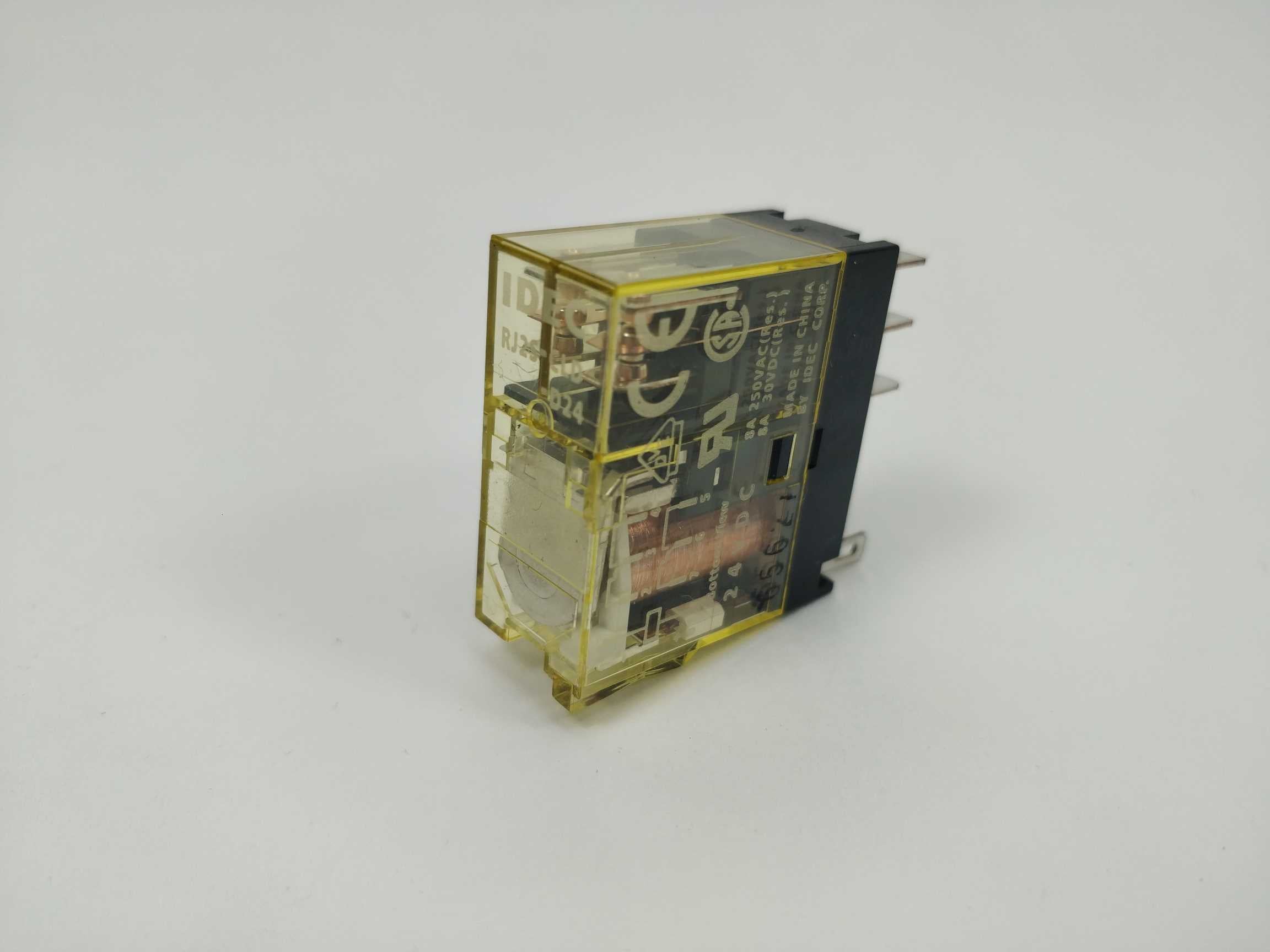idec-rj2s-cld-d24-relay-plug-in-dpdt-8a-24vdc-7-pcs_1.jpg Idec RJ2S-CLD-D24 Relay Plug-In DPDT 8A 24VDC 7 Pcs. Levere