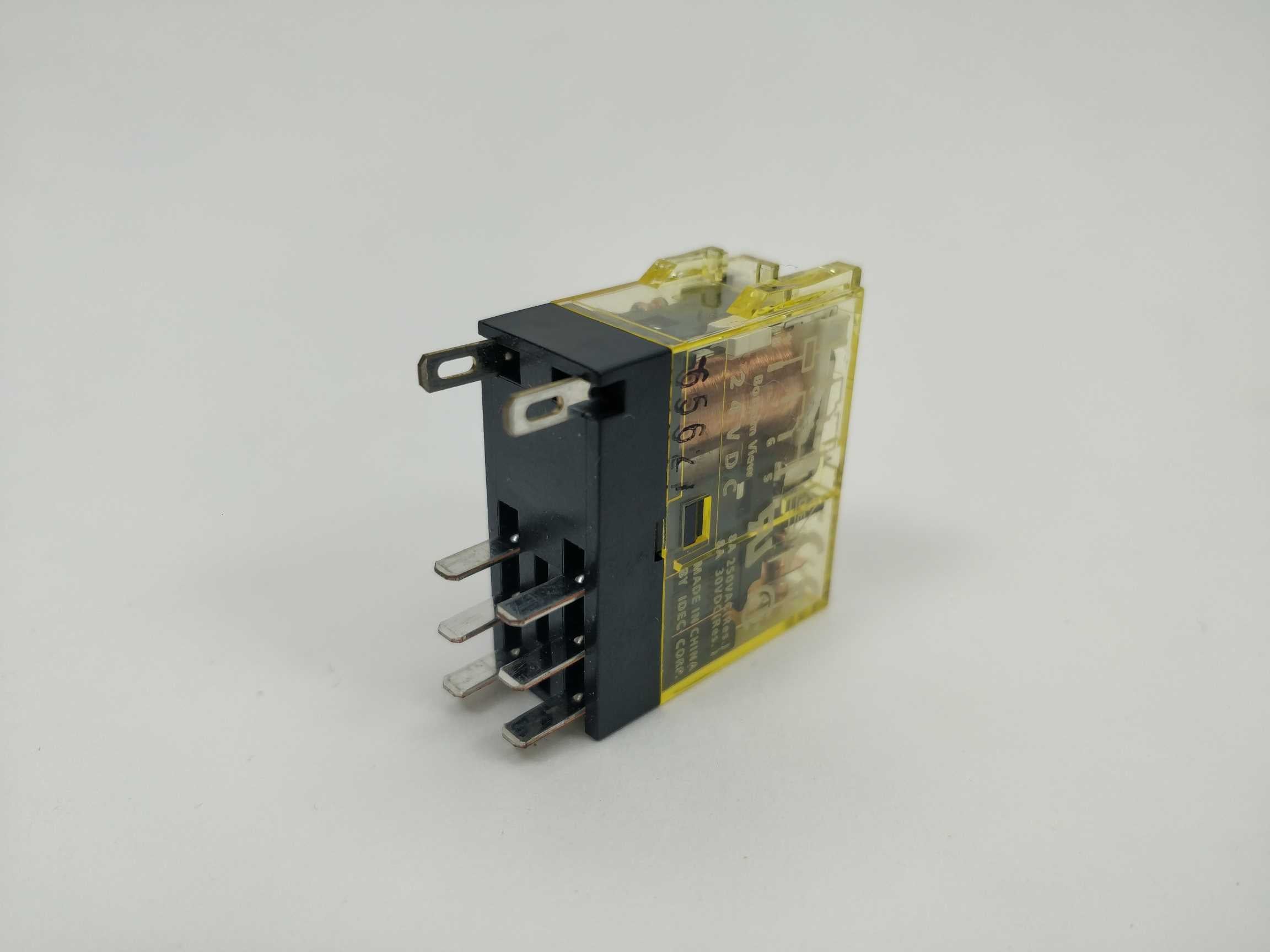 idec-rj2s-cld-d24-relay-plug-in-dpdt-8a-24vdc-7-pcs_3.jpg Idec RJ2S-CLD-D24 Relay Plug-In DPDT 8A 24VDC 7 Pcs. Levere