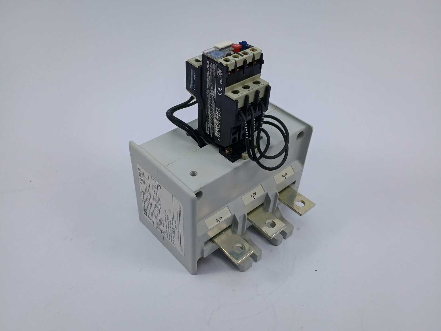 telemecanique-lr2-f6375-overload-relay-with-lr2-d13_1.jpg TELEMECANIQUE LR2 F6375 Overload Relay with LR2 D13