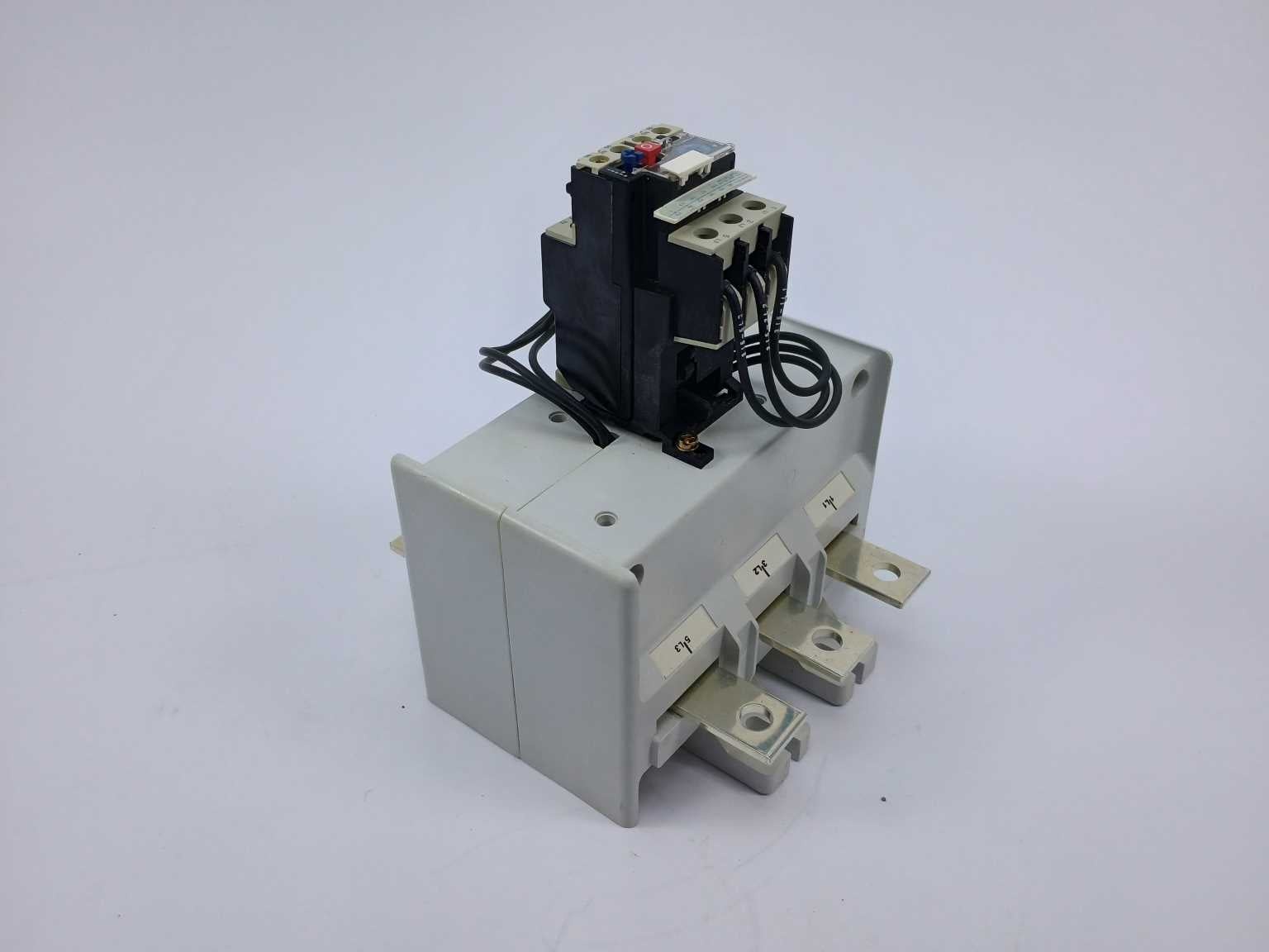 telemecanique-lr2-f6375-overload-relay-with-lr2-d13_2.jpg TELEMECANIQUE LR2 F6375 Overload Relay with LR2 D13