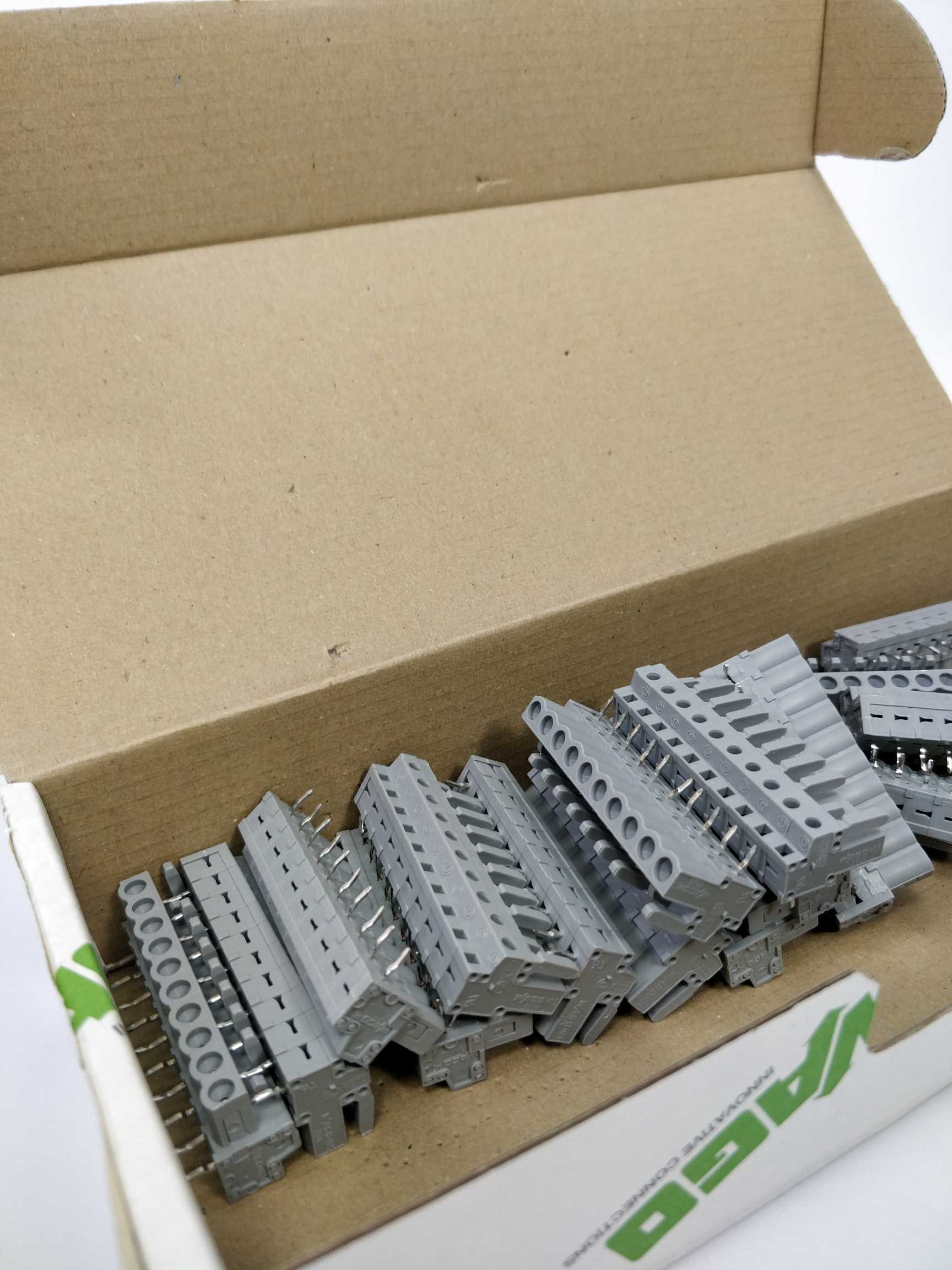 wago-232-240-mcs-tht-female-header-16pcs_0.jpg Wago 232-240 MCS THT female header 16pcs