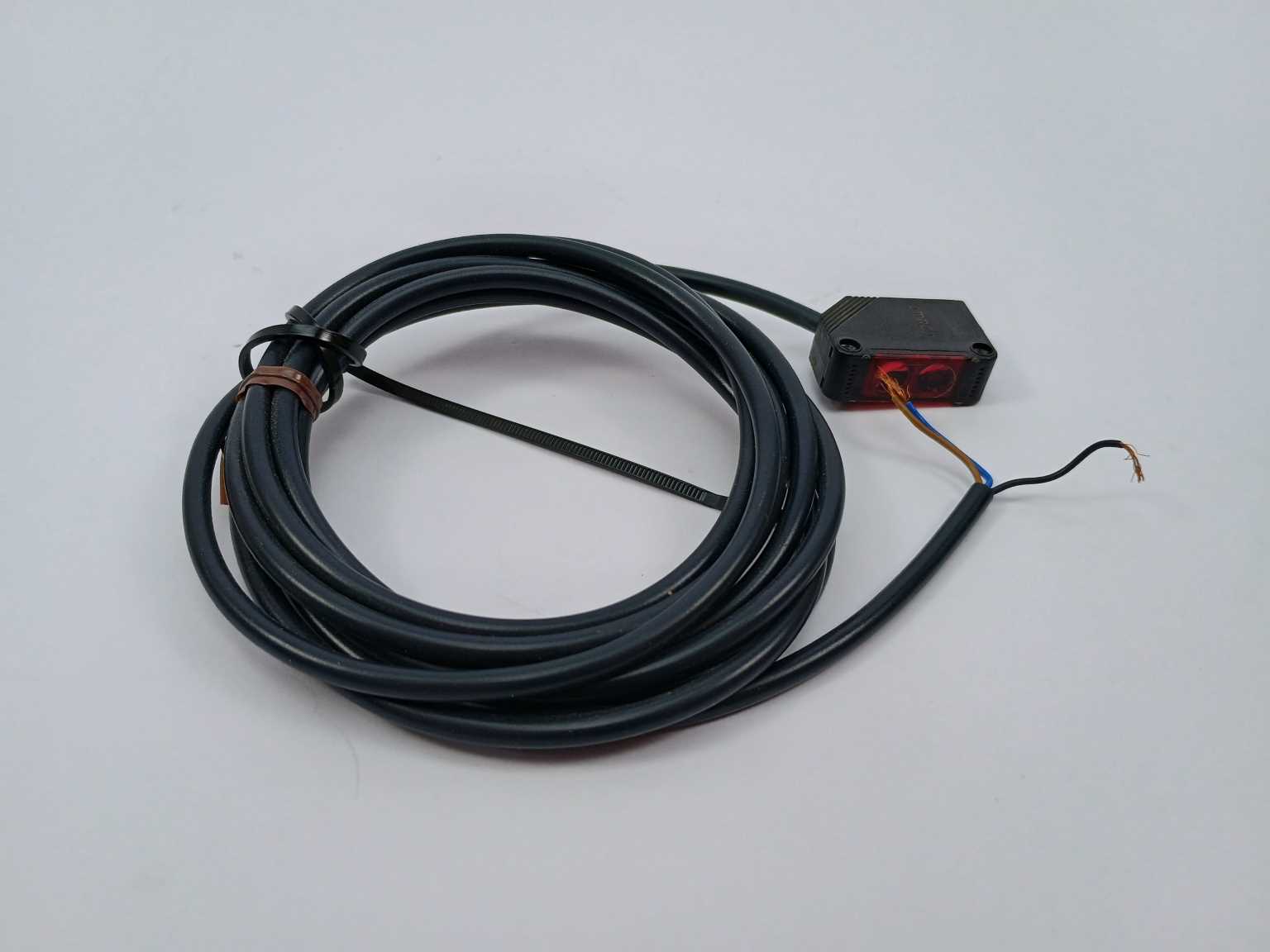 OMRON E3Z-R81 PHOTOELECTRIC SWITCH 2m 12-24V DC Udsalg