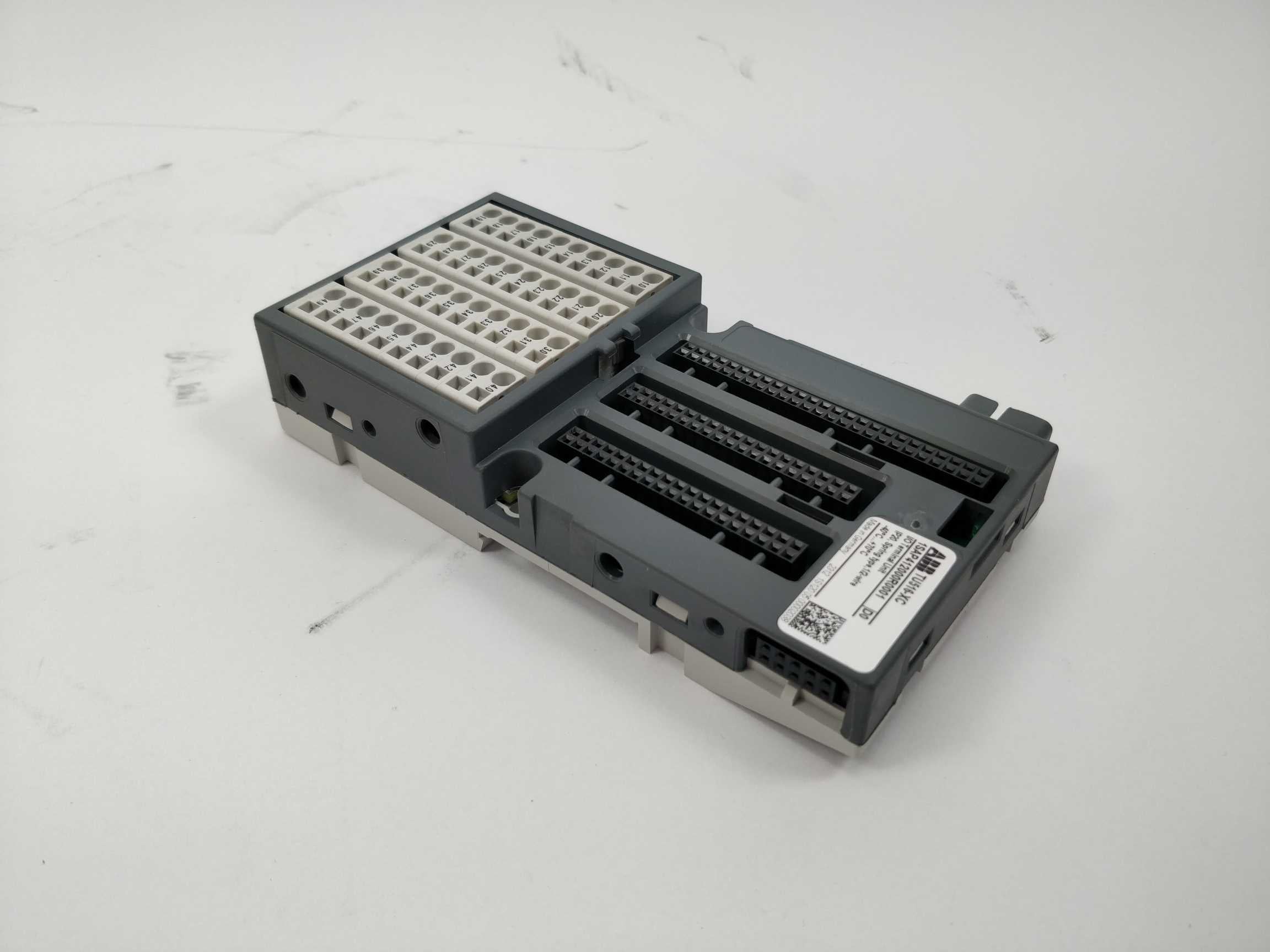 abb-1sap412000r0001-tu516-xc-i-o-terminal-unit_2.jpg ABB 1SAP412000R0001 TU516-XC, I/O Terminal Unit