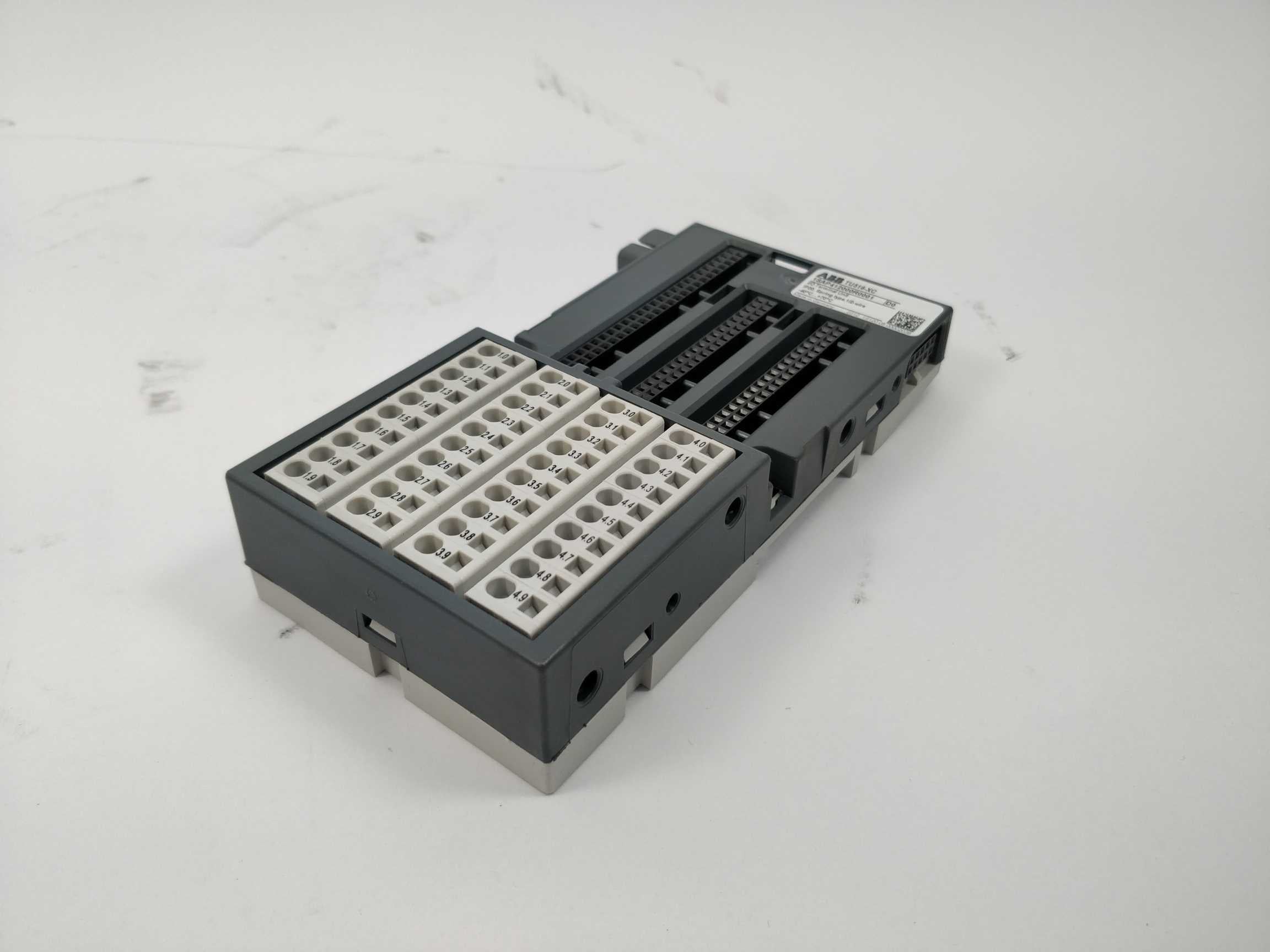 abb-1sap412000r0001-tu516-xc-i-o-terminal-unit_3.jpg ABB 1SAP412000R0001 TU516-XC, I/O Terminal Unit