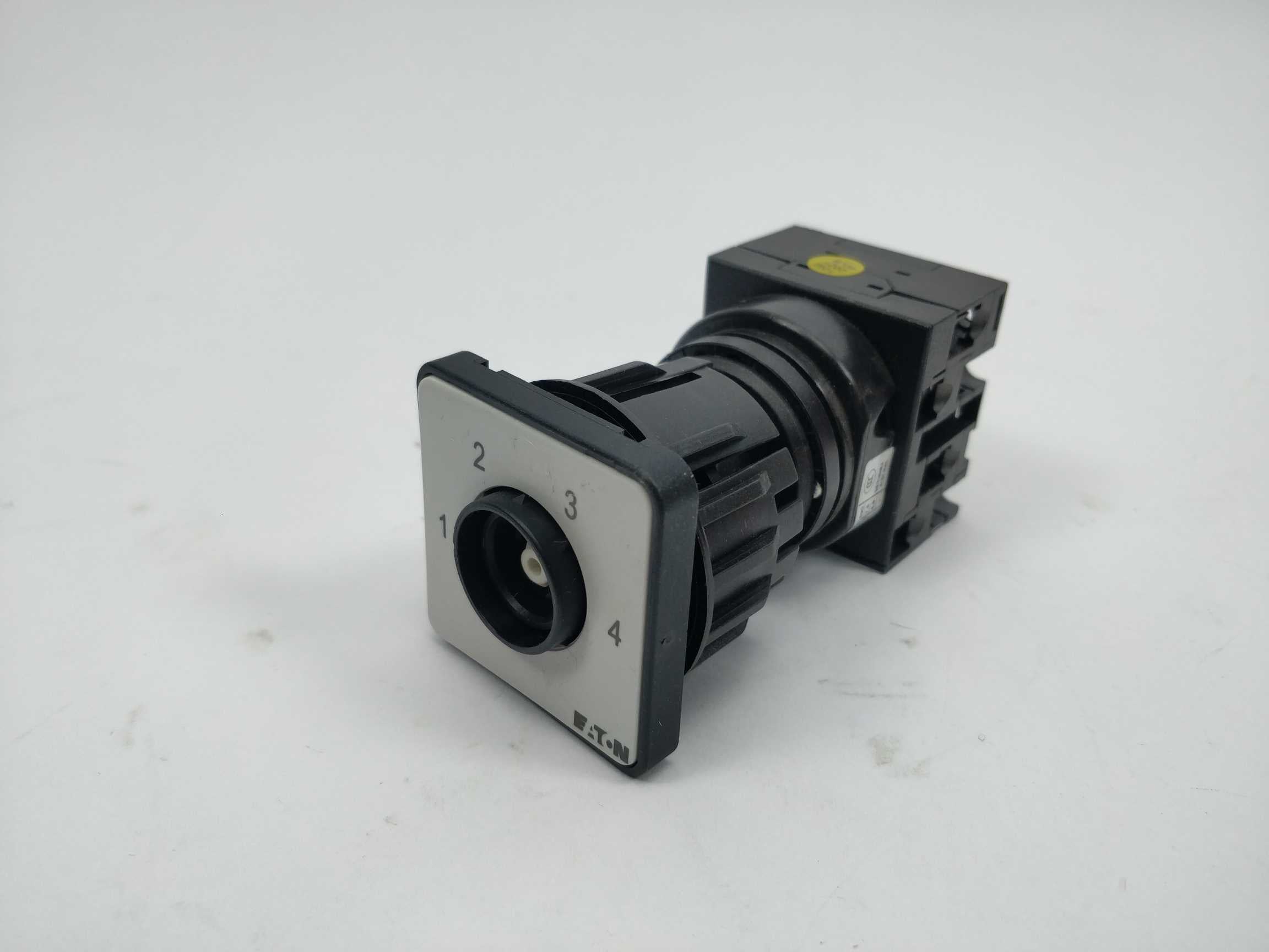 eaton-t0-2-8231-ez-step-switch_1.jpg Eaton T0-2-8231/EZ Step switch Online nu
