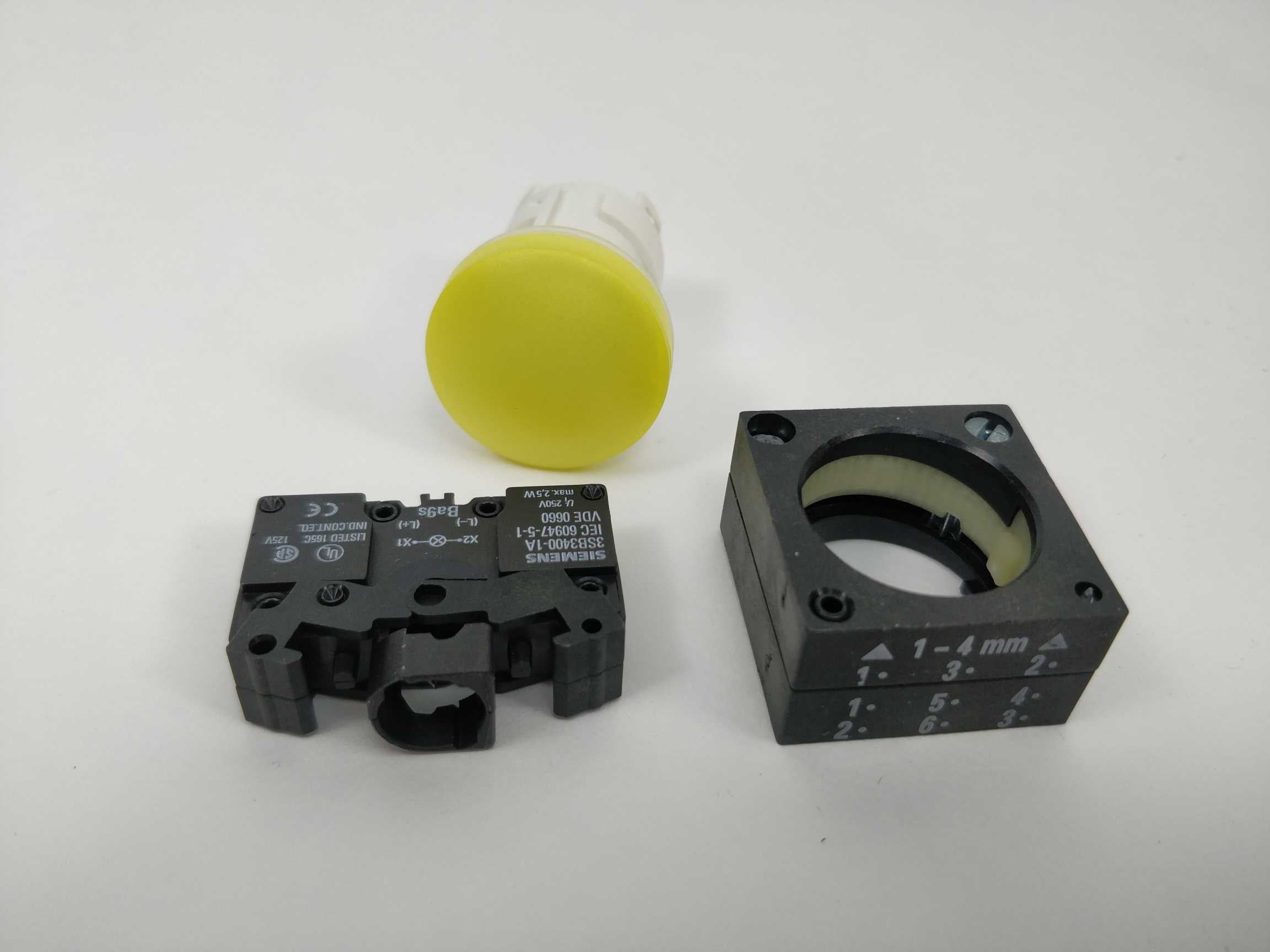 siemens-3sb3204-6aa30-signum-e01_1.jpg Siemens 3SB3204-6AA30 Signum E01