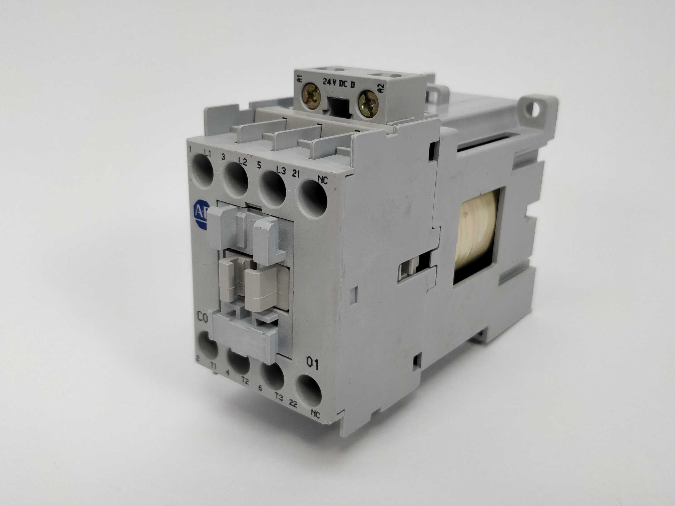 allen-bradley-100-c09d01-ser-a-overload-relay-max-600vac-25a_0.jpg ALLEN-BRADLEY 100-C09D*01 Ser A overload relay Max 600VAC 25A